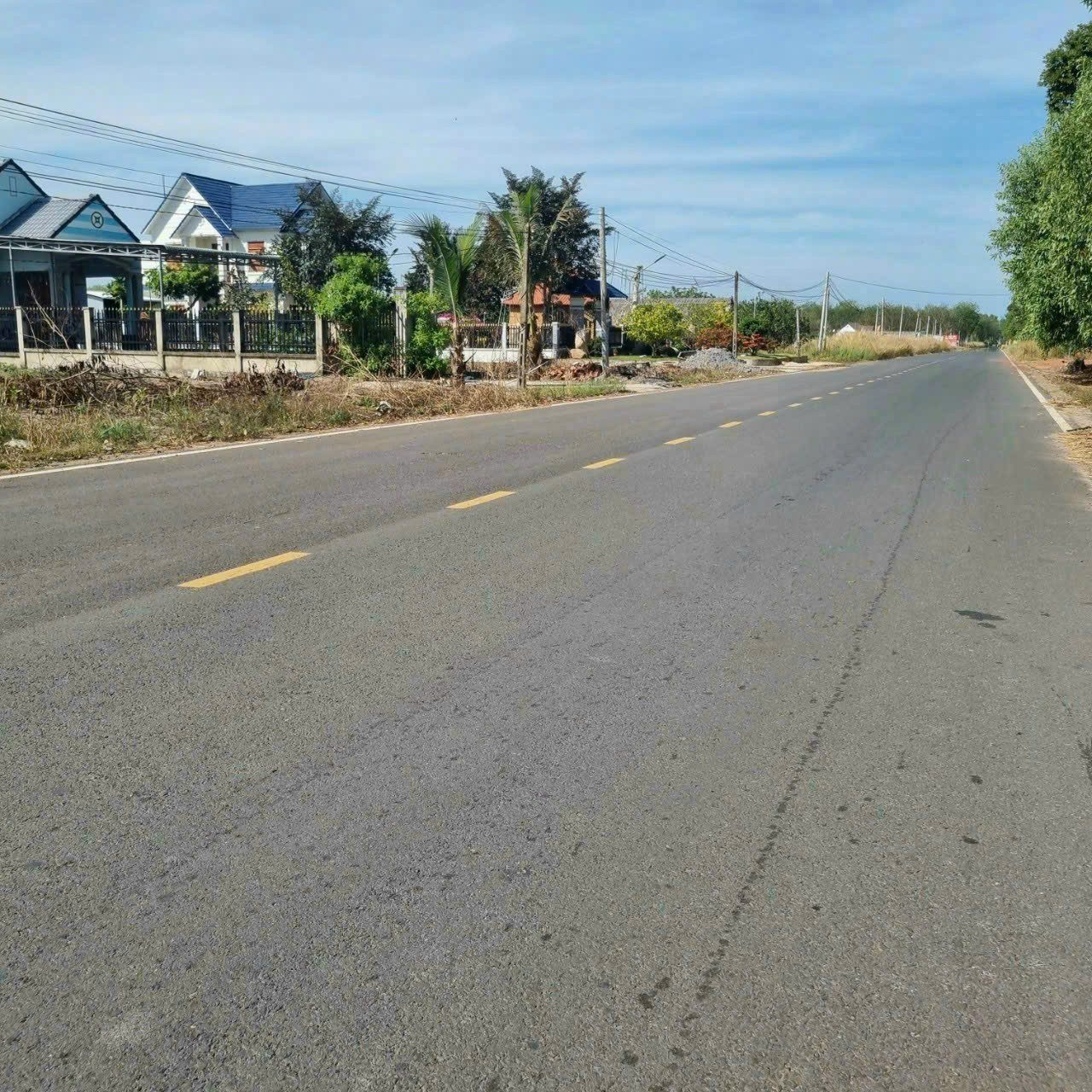 Bán đất 383.8m² có sẵn 100m² thổ cư ngang 5m giá 385 triệu tại Xã Minh Đức