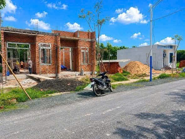 Bán đất 5x45m giá 375tr, mặt tiền đường nhựa 6m, cách Vincom Chơn Thành 5phút