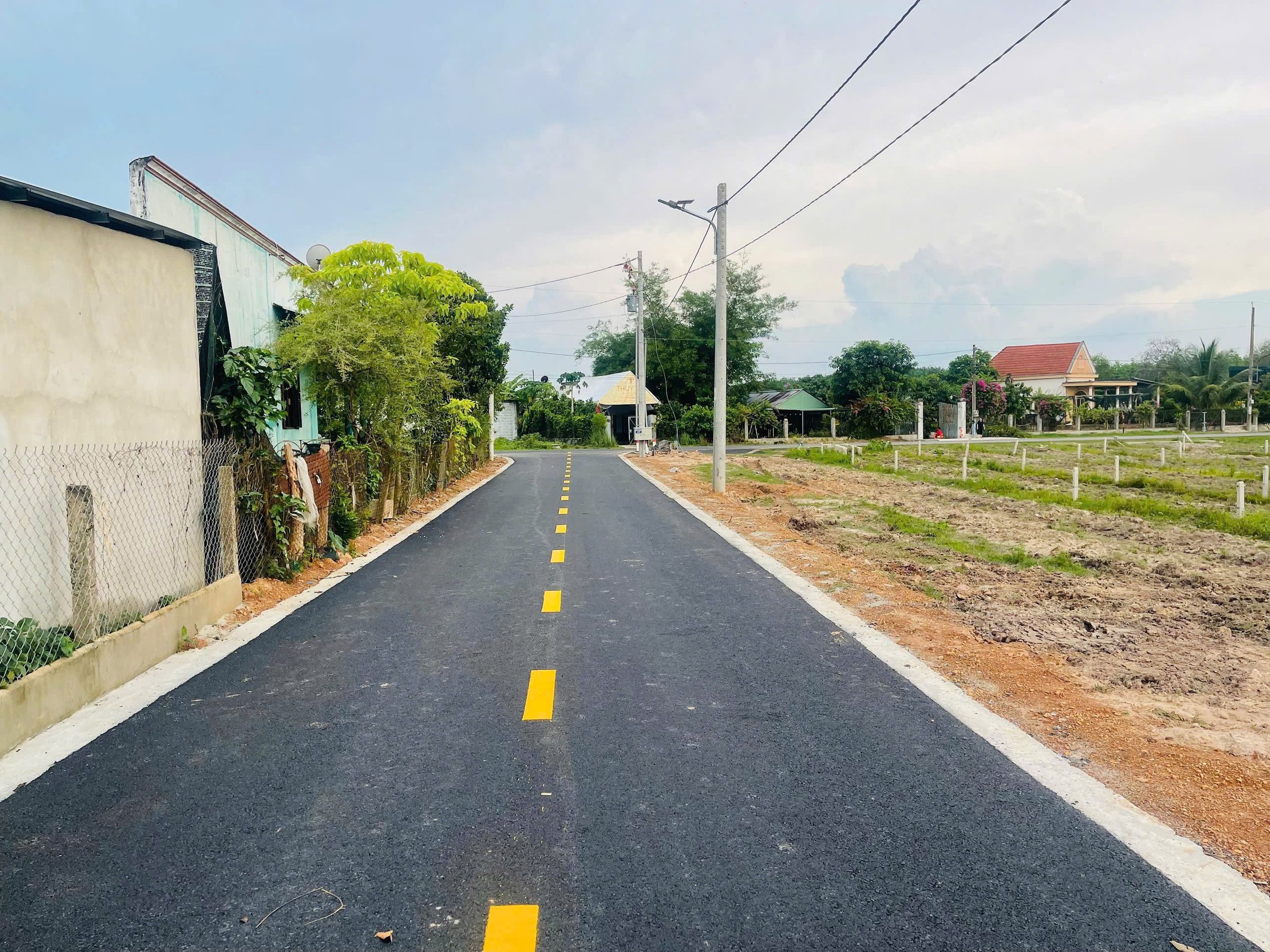 BÁN GẤP CẶP LIỀN KỀ 10X50 TẠI DẦU TIẾNG - TPHCM