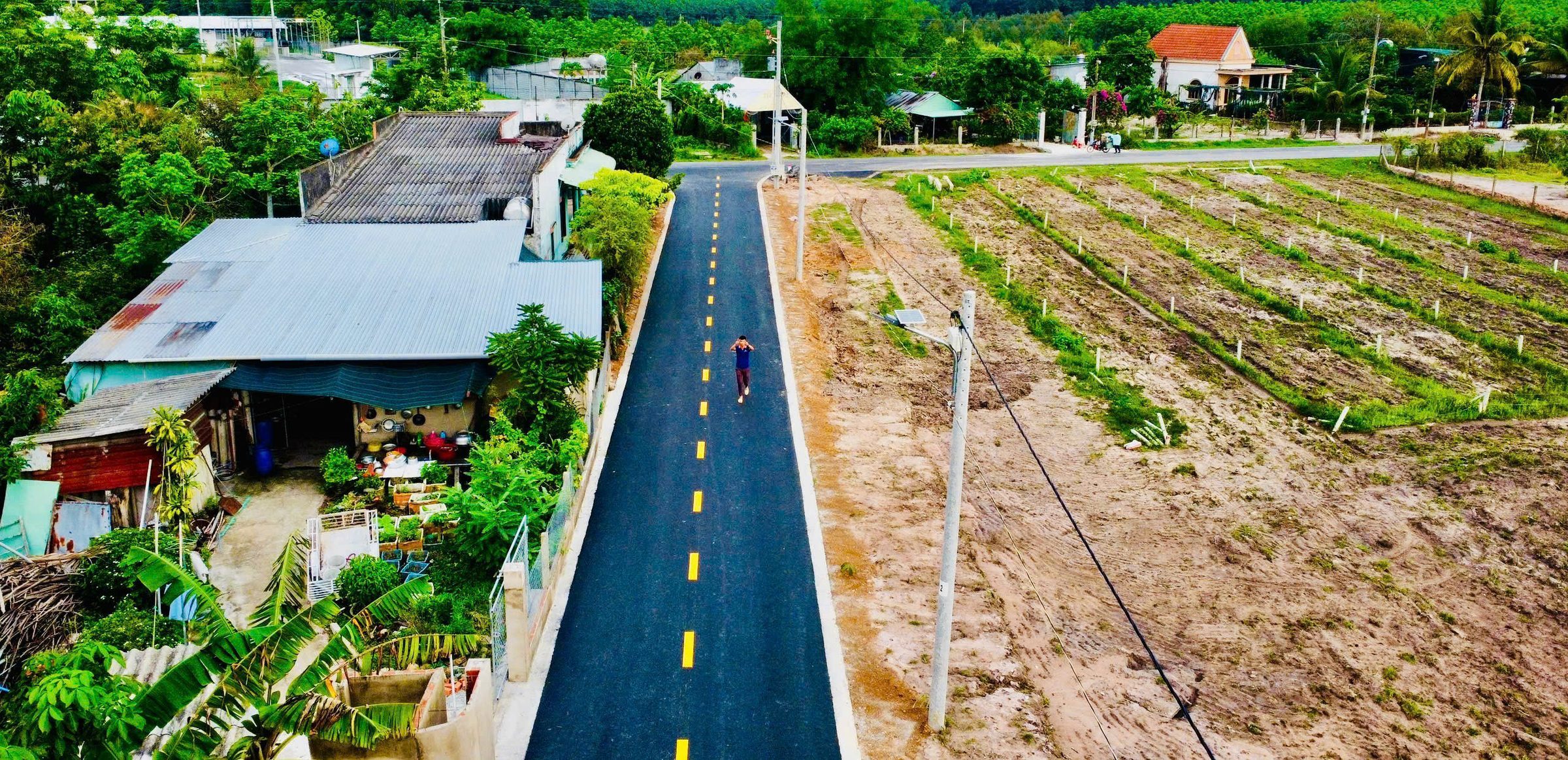 Chính chủ cần bán 1 cặp liền kề 450m2, sẵn 200m2 thổ cư, giá full lô 545tr tại khu vực đông dân cư,   đối diện đang kinh doanh quán Café, đất gần trường TH Minh Thạnh.