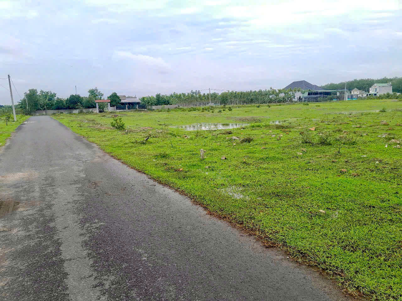 CẮT LỖ 1250M2 ĐẤT SỔ RIÊNG NGAY NHÀ MÁY, KCN DÂN Ở ĐÔNG. GIÁ 220TR