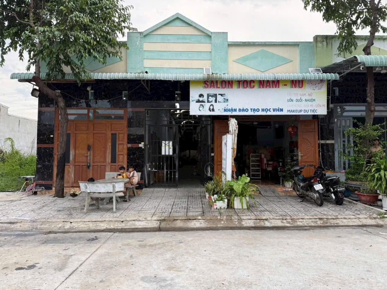 810 TRIỆU – DÒNG TIỀN 14 TRIỆU/THÁNG  DÃY TRỌ 2 KI-ỐT + 8 PHÒNG NGAY KCN BECAMEX CHƠN THÀNH!