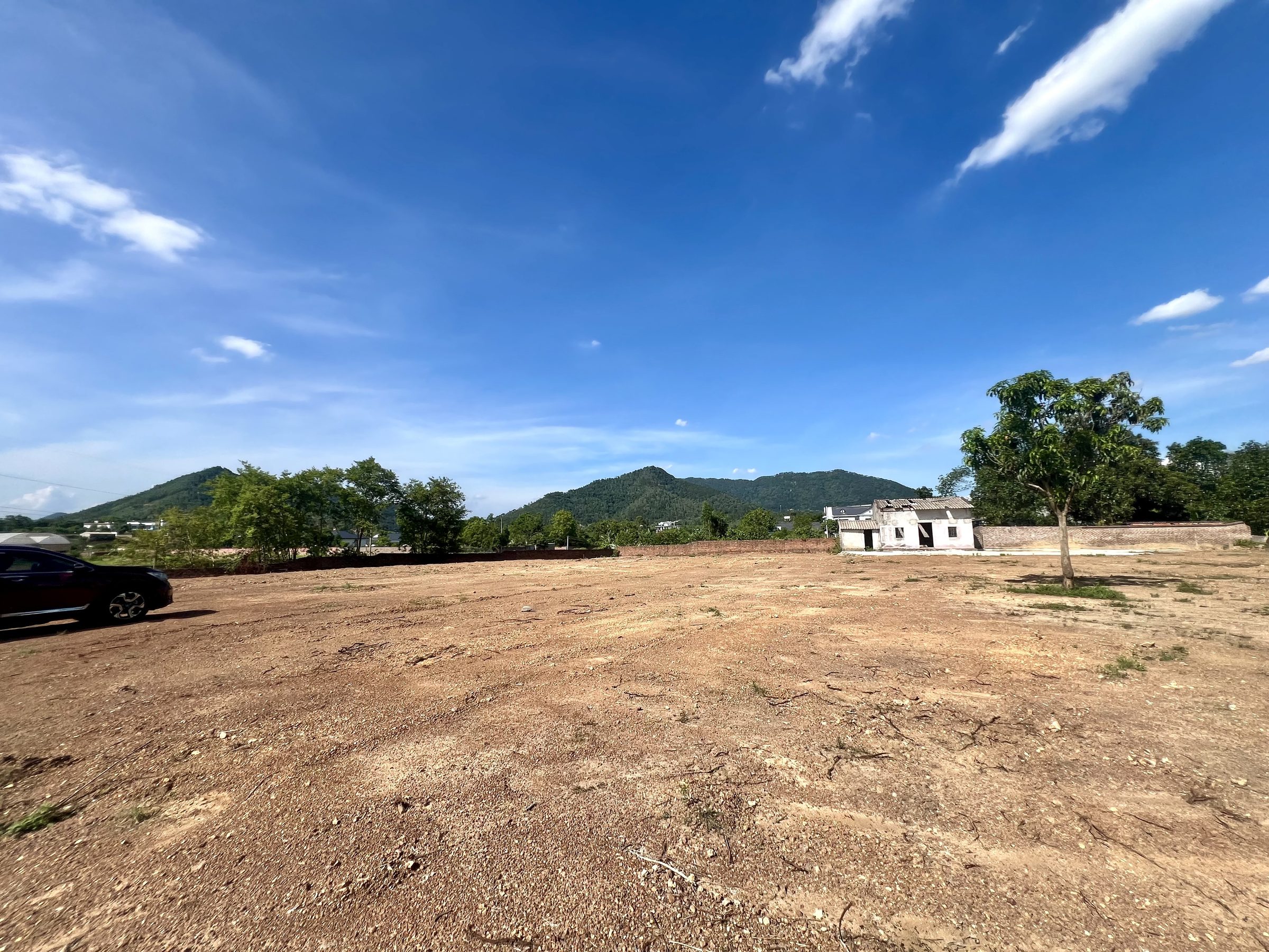 Mảnh đất sổ đỏ thổ cư 3.250m viu núi Đồng Đò chính chủ nhà em bán ( không chính chủ phạt 1tỷ)
Gia đình rất thiện chí bán, giá bán gặp trực tiếp thương lượng. Trân trọng mời quý anh chị lên xem đất