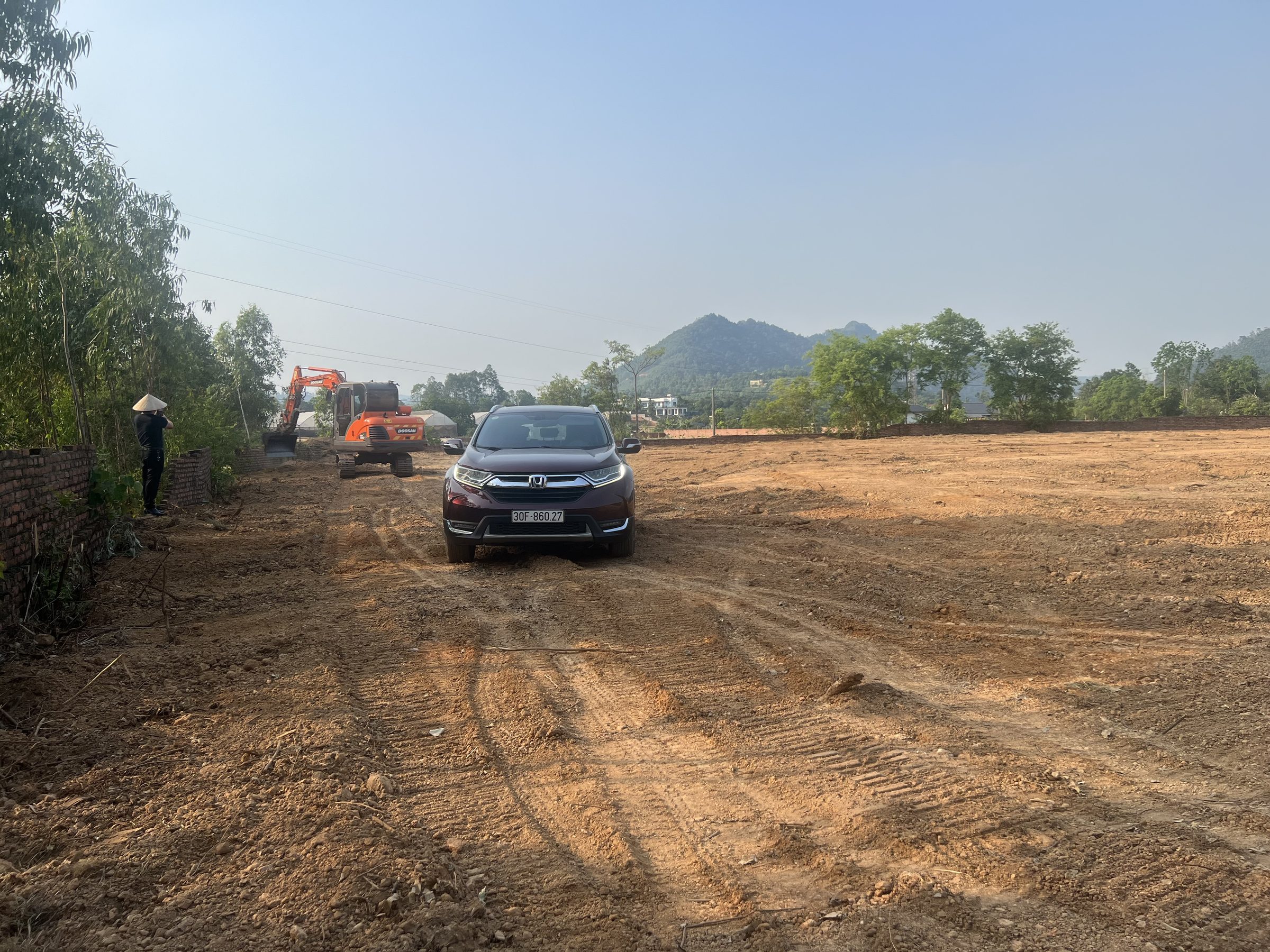 Mảnh đất sổ đỏ thổ cư 3.250m viu núi Đồng Đò chính chủ nhà em bán ( không chính chủ phạt 1tỷ)
Gia đình rất thiện chí bán, giá bán gặp trực tiếp thương lượng. Trân trọng mời quý anh chị lên xem đất