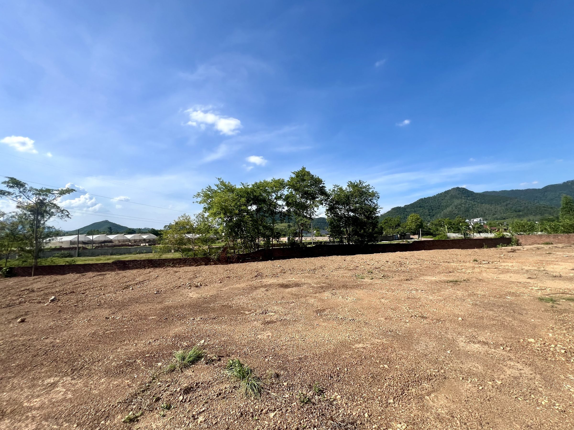 Mảnh đất sổ đỏ thổ cư 3.250m viu núi Đồng Đò chính chủ nhà em bán ( không chính chủ phạt 1tỷ)
Gia đình rất thiện chí bán, giá bán gặp trực tiếp thương lượng. Trân trọng mời quý anh chị lên xem đất