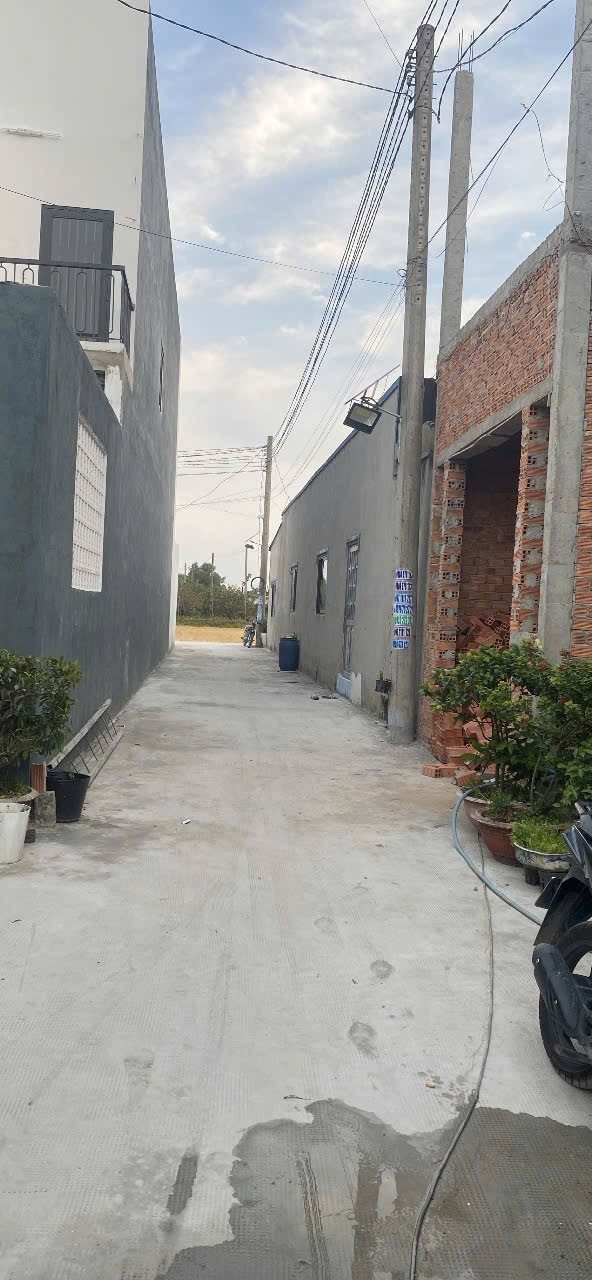 Nhà 4x20m đường bê tông 1/chợ đình mhb