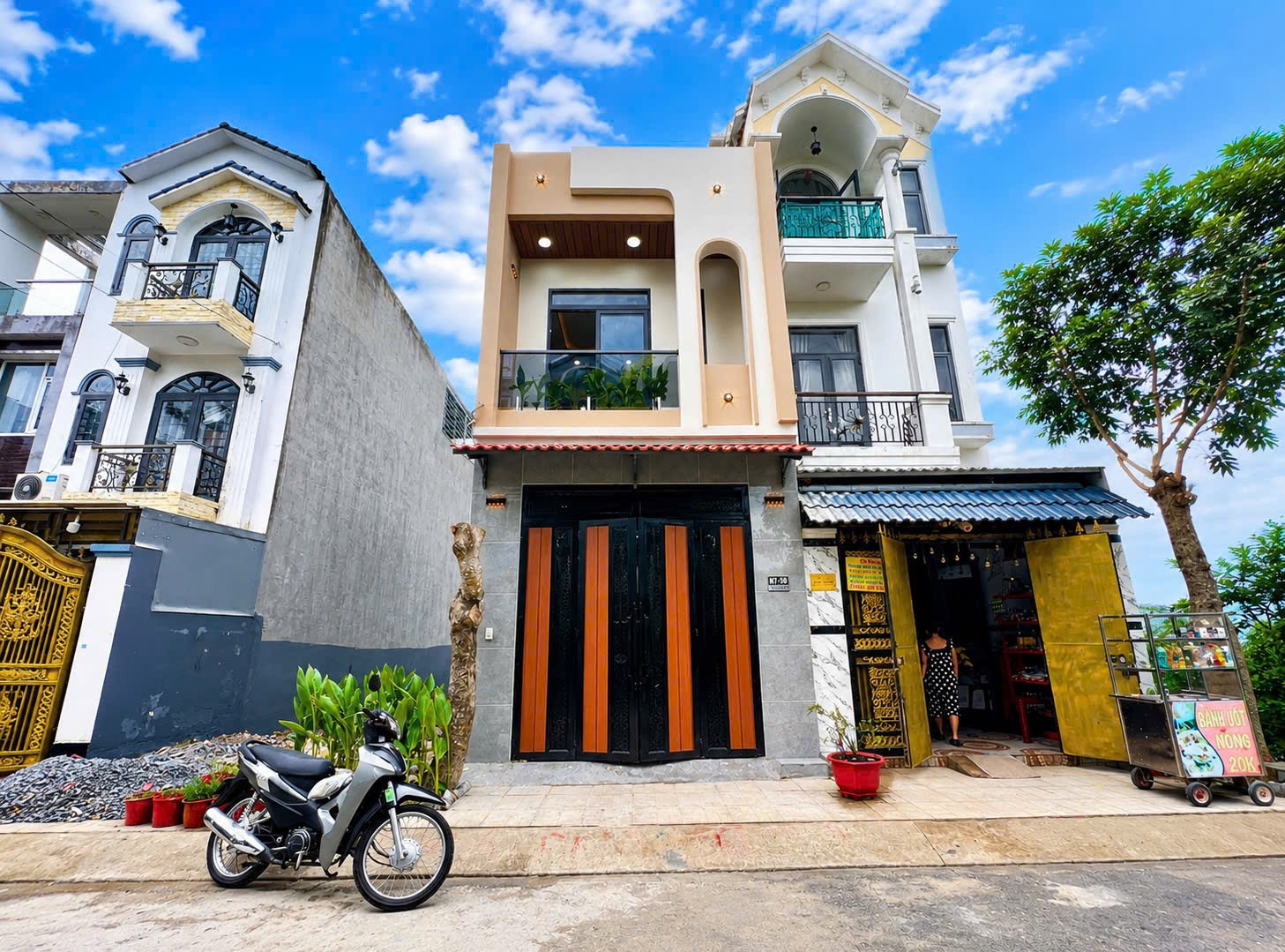 Nhà xây mới 3 PN KDC Cát Tường Phú Sinh, full nội thất
