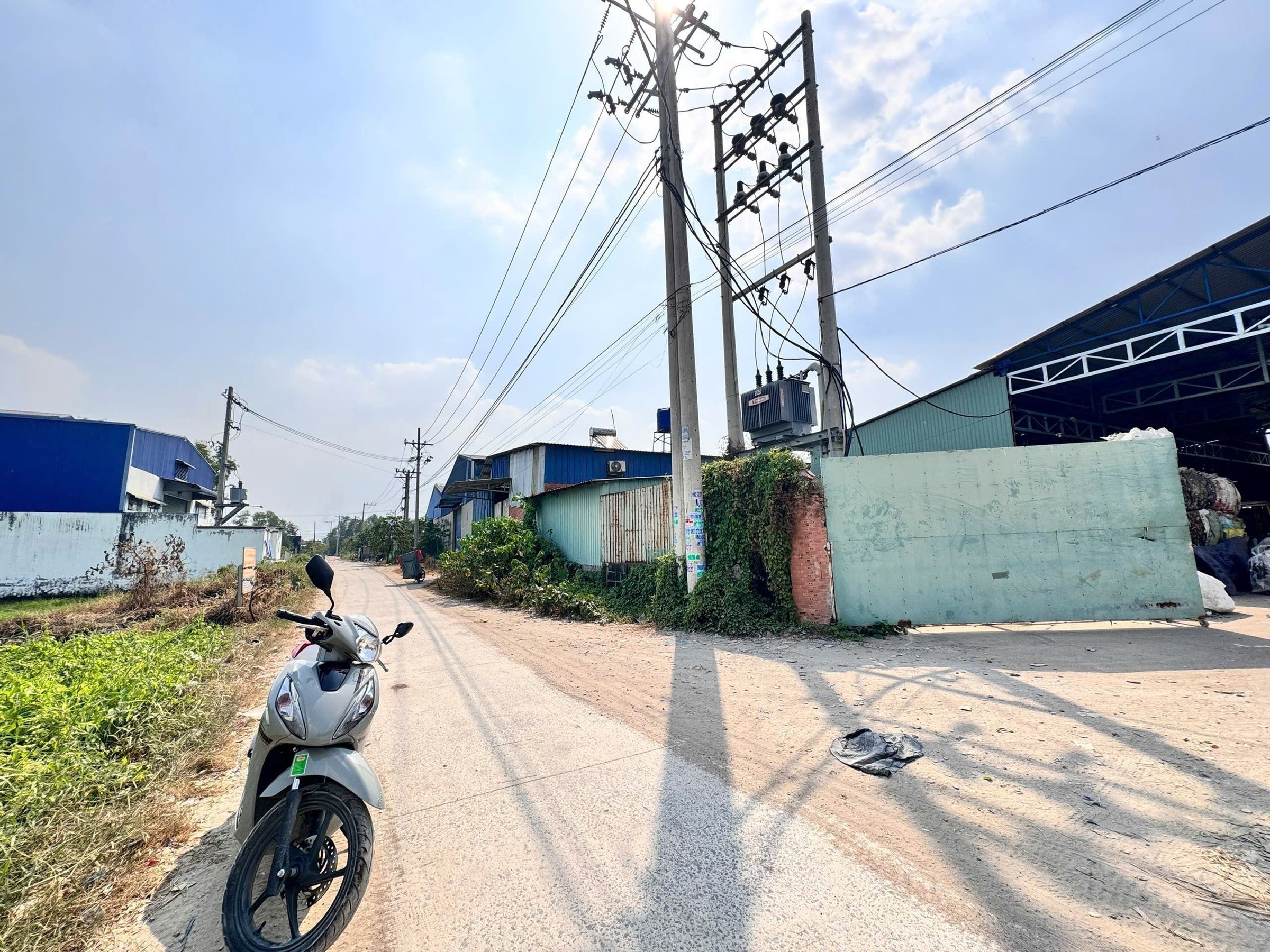 Bán đất 1218.9m² ngang 20m giá 5.5 tỷ Xã Mỹ Hạnh