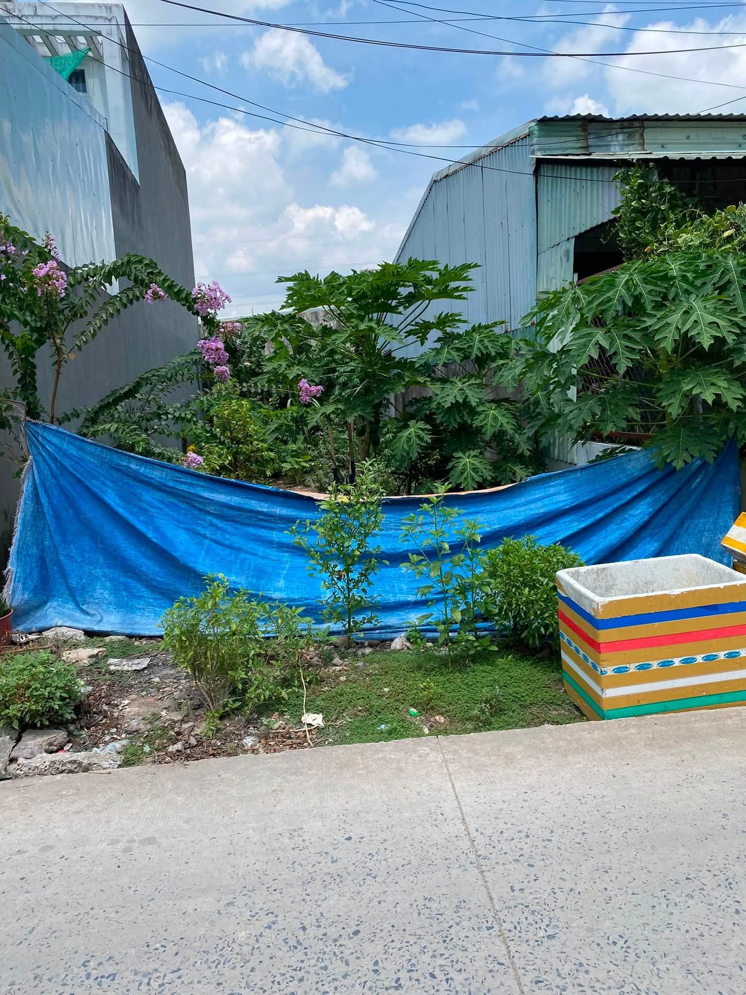 Bán Đất Mỹ Hạnh Nam 
- DT: 5x19,5
Giá chủ gởi 1ty550
. Tỉnh lô 824 vào 50m , bê tông kinh doanh mua bán