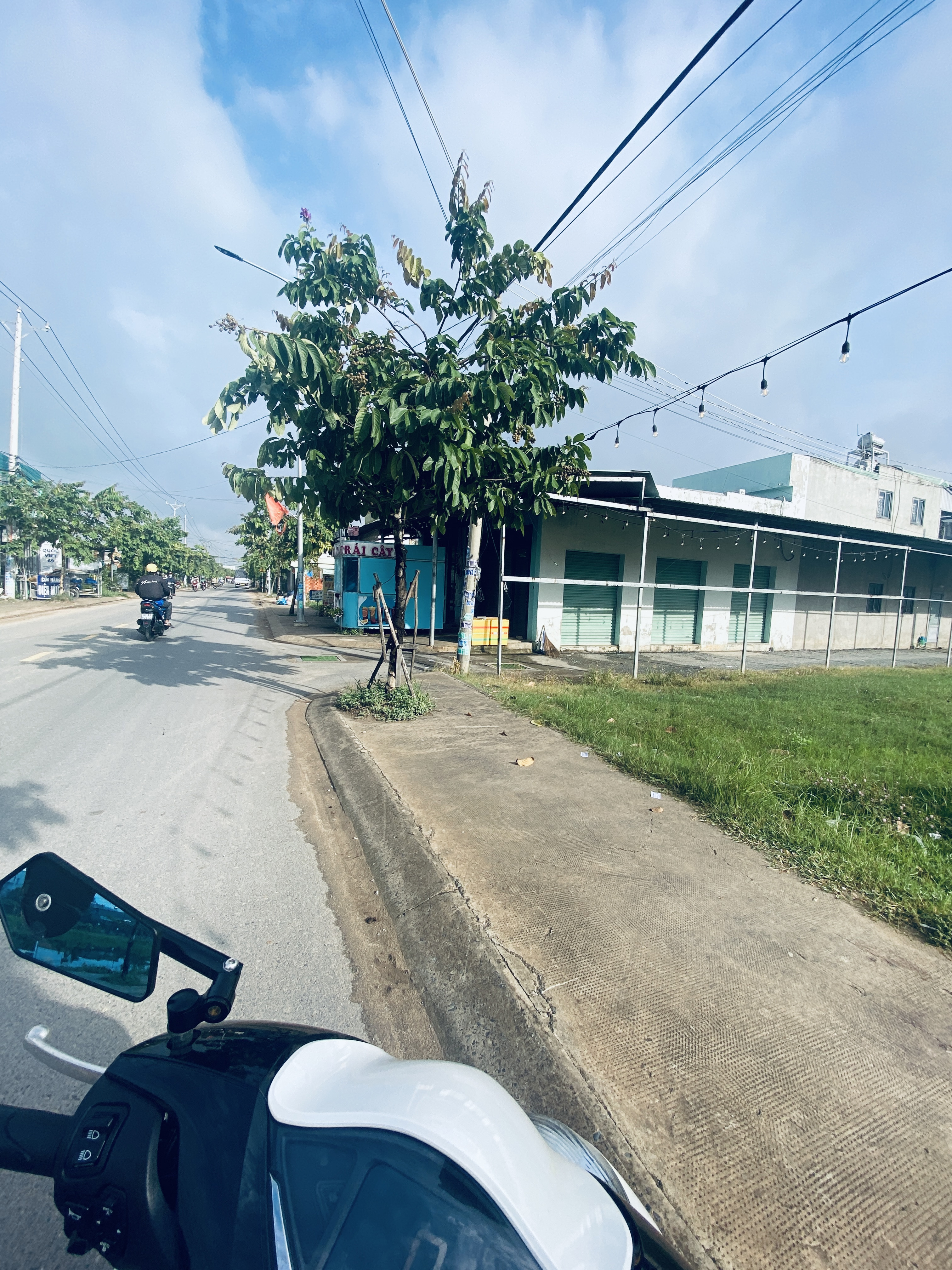8x45m 1/gò hưu vào 30met, gần chợ, giáp tp