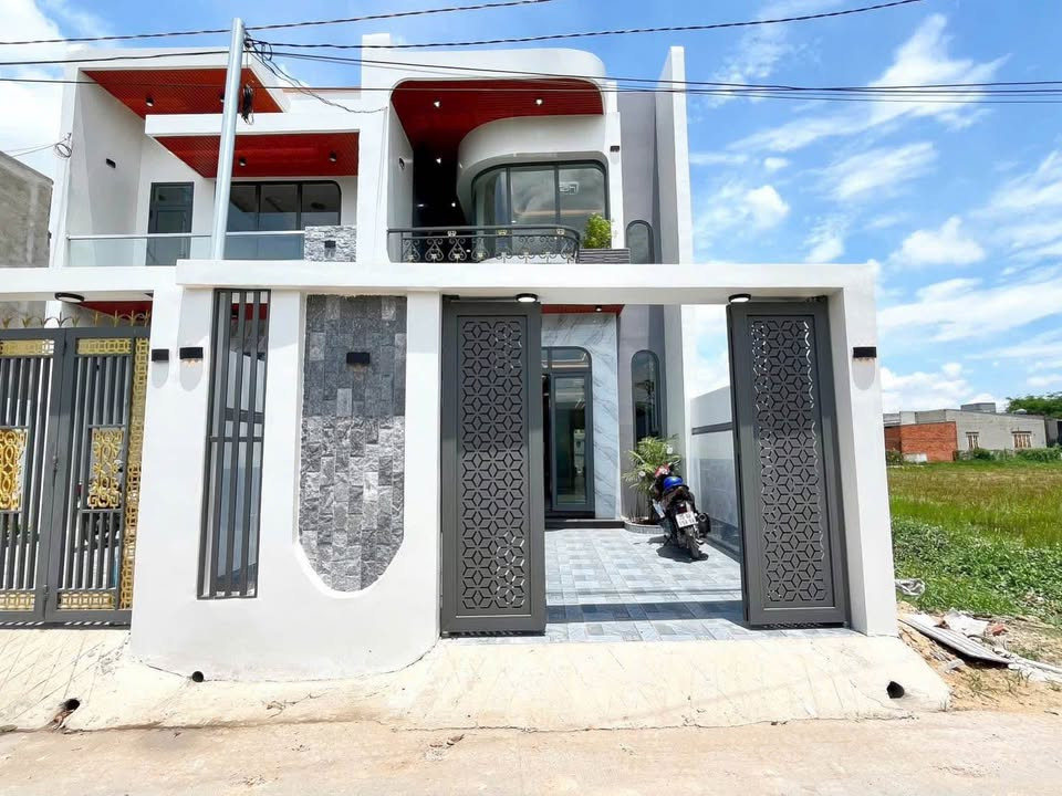 CHÍNH CHỦ NGỘP BANK CẦN BÁN GẤP NHÀ MỸ LỘC, CẦN GIUỘC – LONG AN GIÁ 1,21 TỶ
