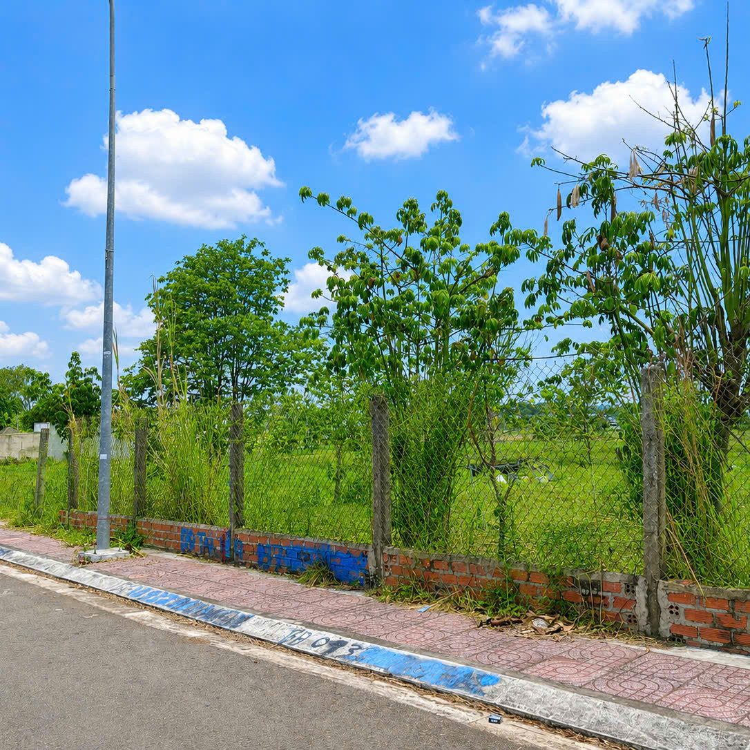 Bán nhanh đất MT đường nhựa 17m, kế bên chợ Hòa Long, 170m2 có thổ cư giá NET 1 tỷ 550