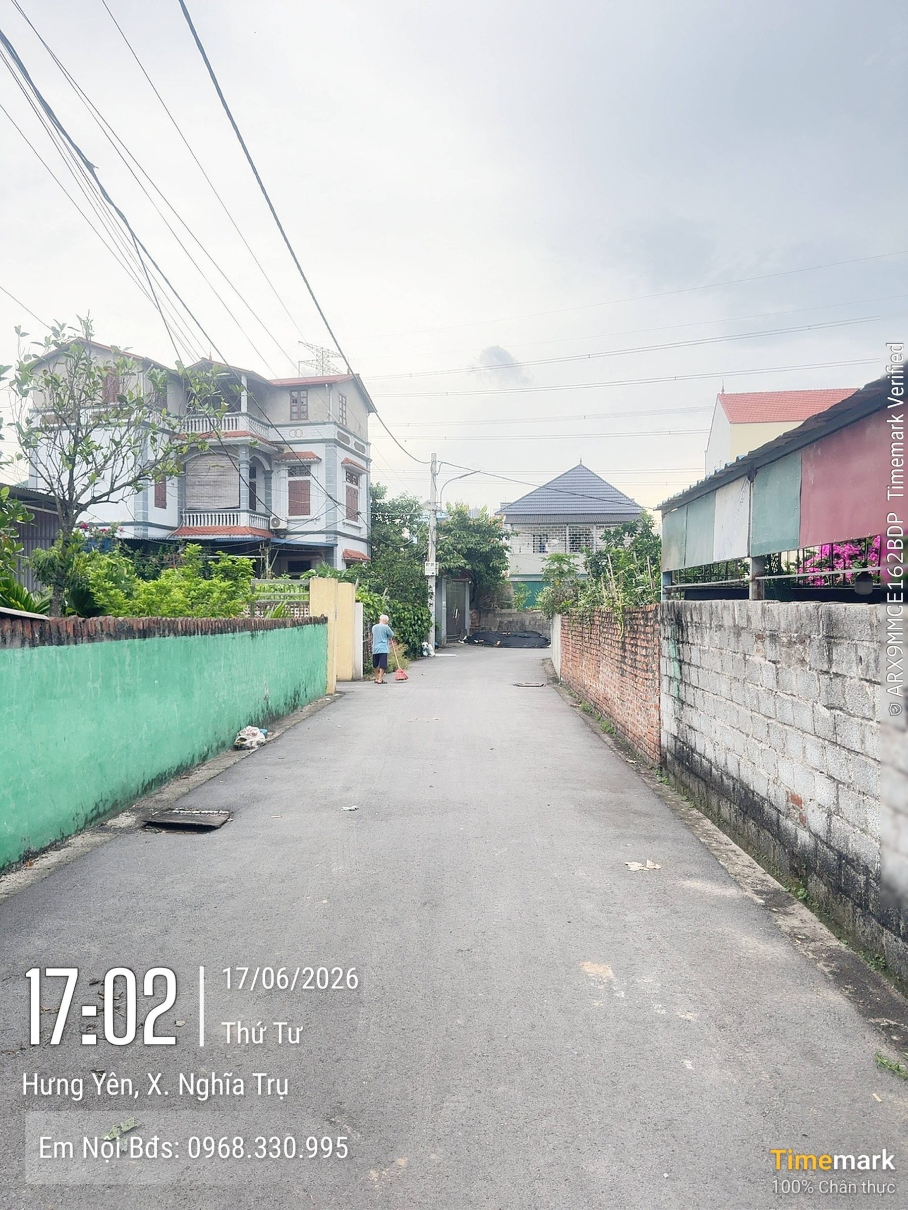 🔥 Chỉ từ 1,x tỷ đồng sở hữu ngay đất ở Nghĩa Trụ – Văn Giang.

📍 Diện tích hơn 40m², đường nhựa 5m ô tô tránh.
✅ Liền kề Vinhomes Ocean Park 2–3, gần Vành đai 3.5, cầu Ngọc Hồi.
✅ 100m tới trường mầm non, 500m đầy đủ chợ, trường học, tiện ích.
💰 Giá 