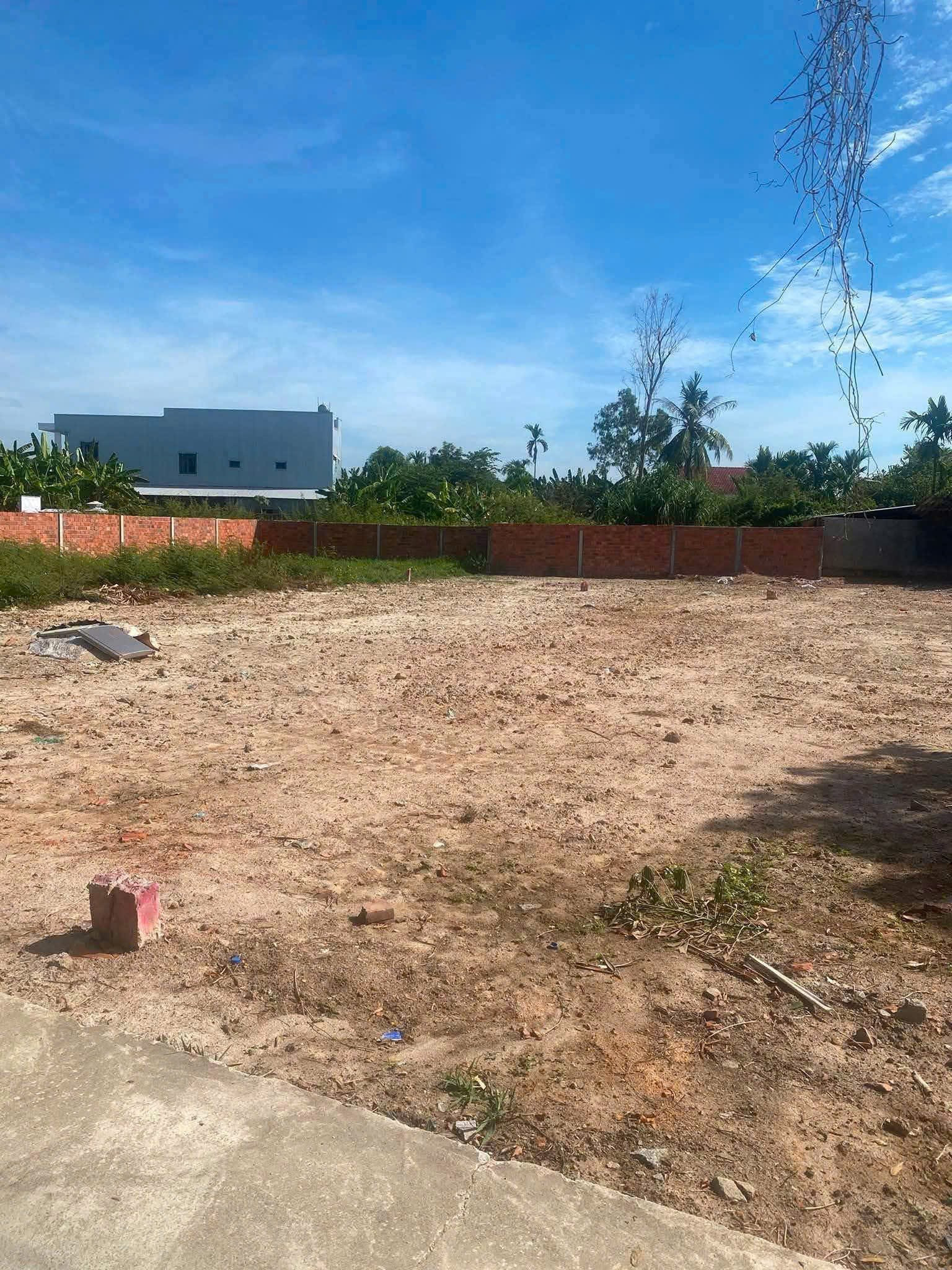 ĐẤT HẺM PHẠM HỮU NHẬT, THỊ TRẤN LA HÀ, TƯ NGHĨA, QUẢNG NGÃI