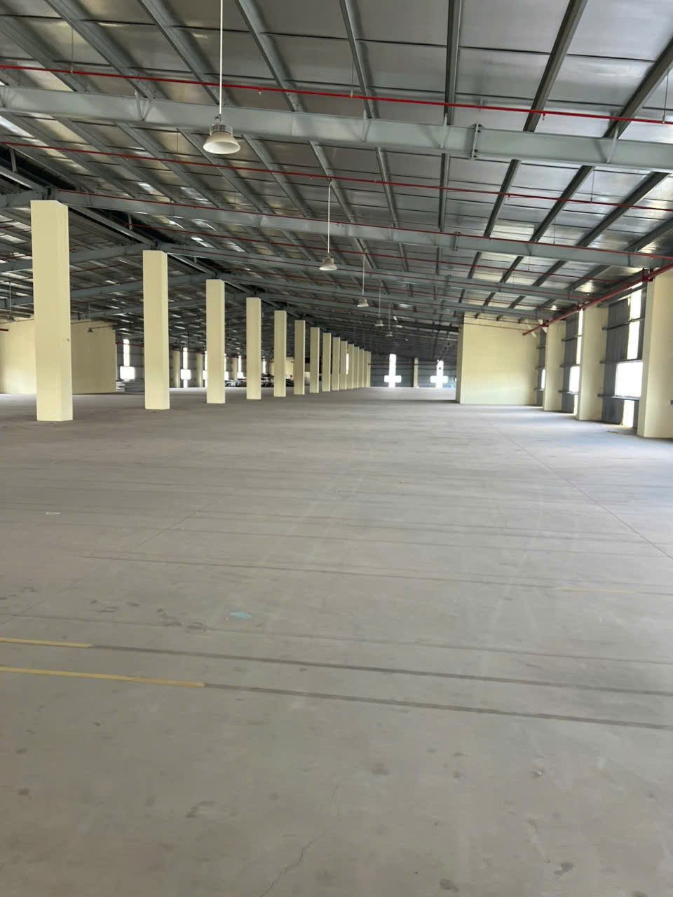 Nhà xưởng cho thuê đa diện tích chơn thành, tổng 24.000m2, cho thuê 3000m2, 3700m2, 4600m2, 6000m2, giá tốt trên thị trường. 65k/m2/tháng