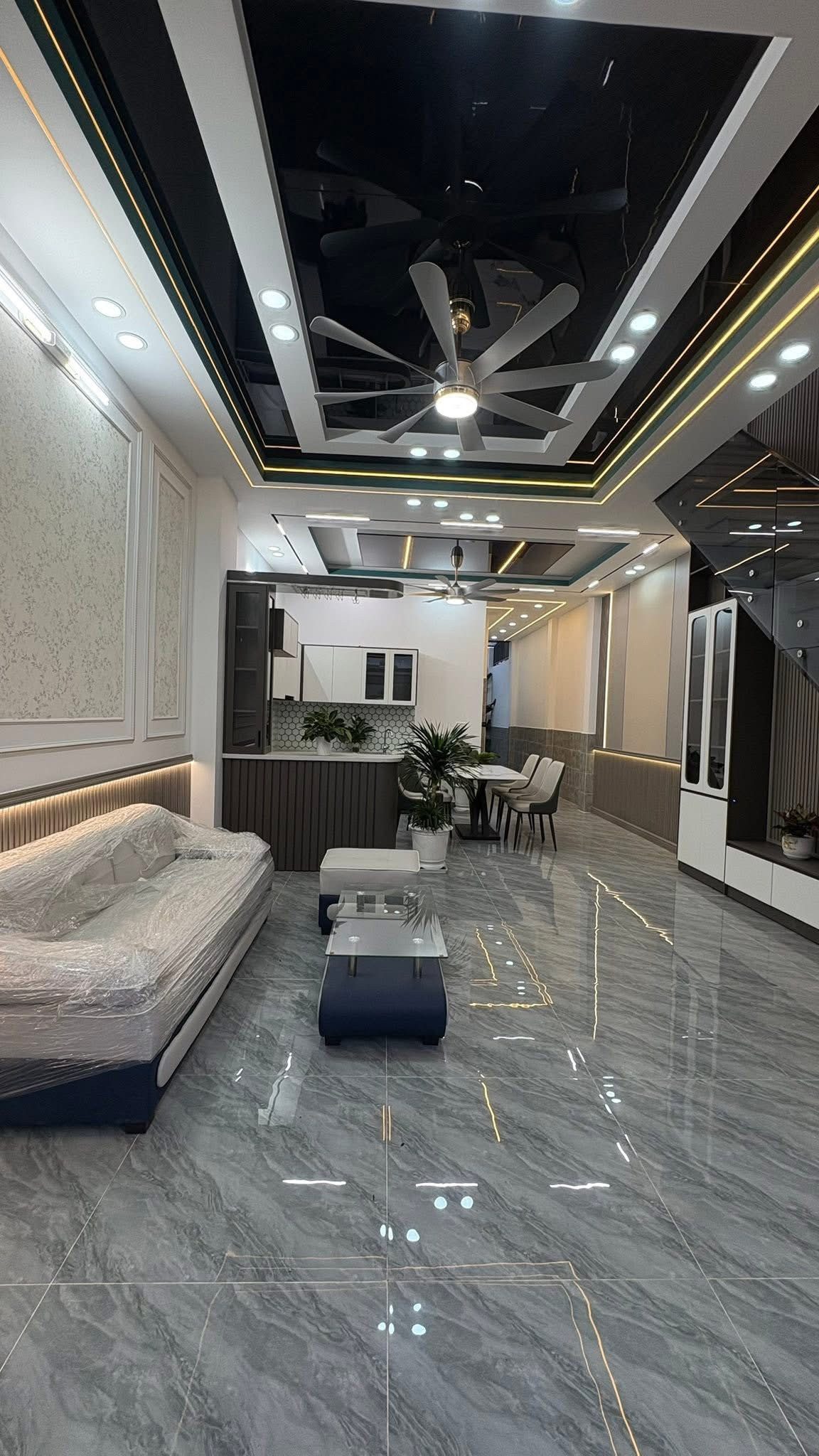Nhà mới xây dựng gần Vinhomes Hóc Môn
- Pháp lý: Sổ hồng riêng-Đã hoàn công
- Cách đường DT 824 200m
- Cách UBND xã Mỹ Hạnh 2km
- Cách Vinhomes Hóc Môn