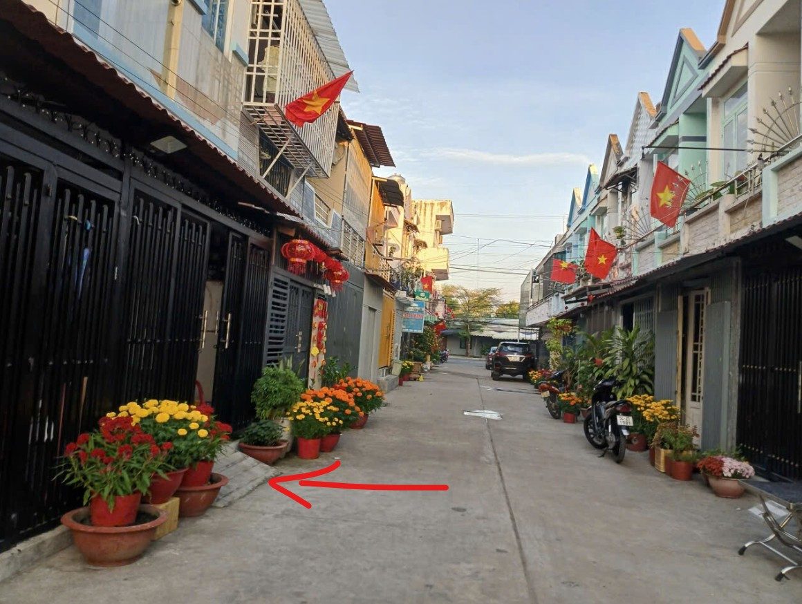 Nhà 2 tầng đầy đủ nội thất ở Nhà Bè
