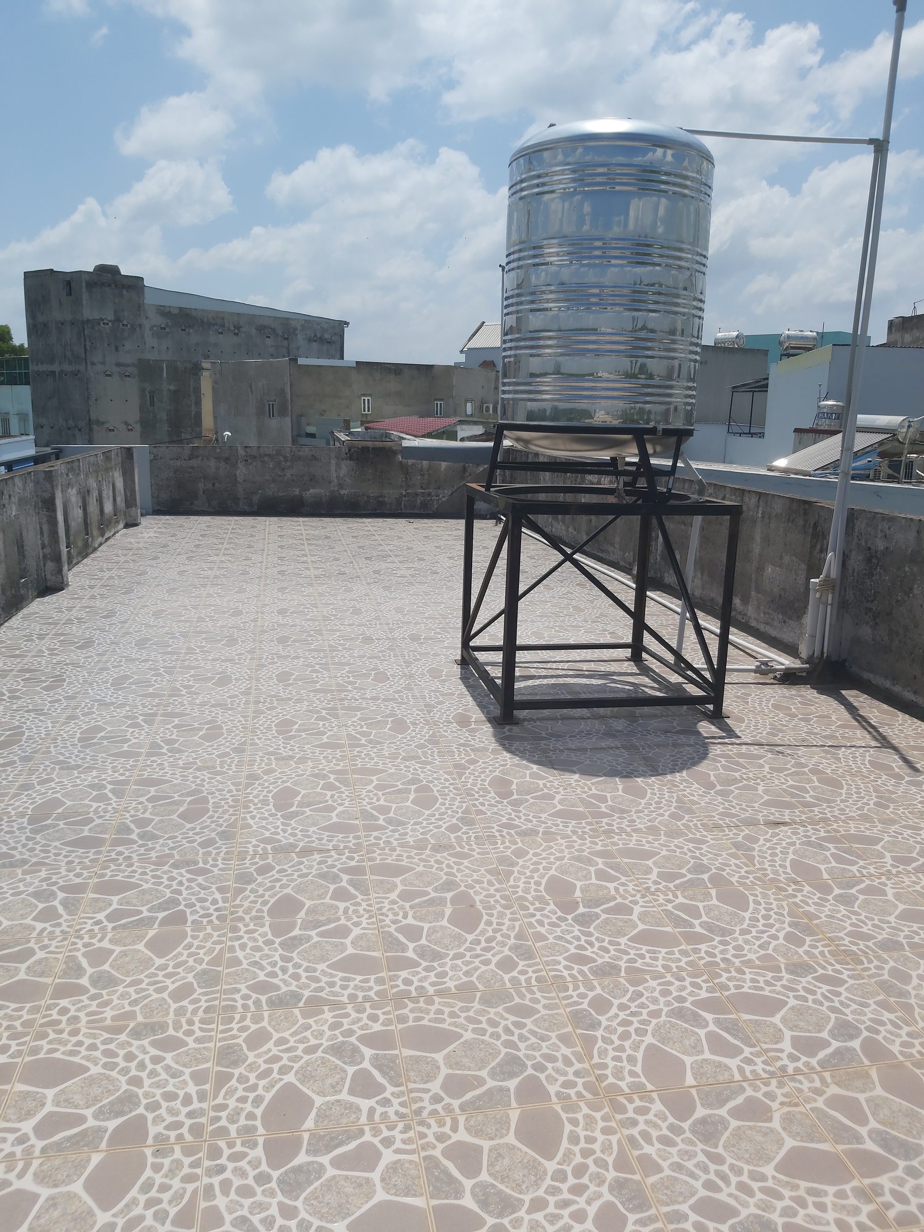 Nhà căn gốc tuyệt đẹp - 2 tầng - sân thượng  - giá 4,9 tỷ - đường Lê Văn Lương -  xây dựng - 2 phòng ngủ -3 WC - Liên hệ 0919089456
