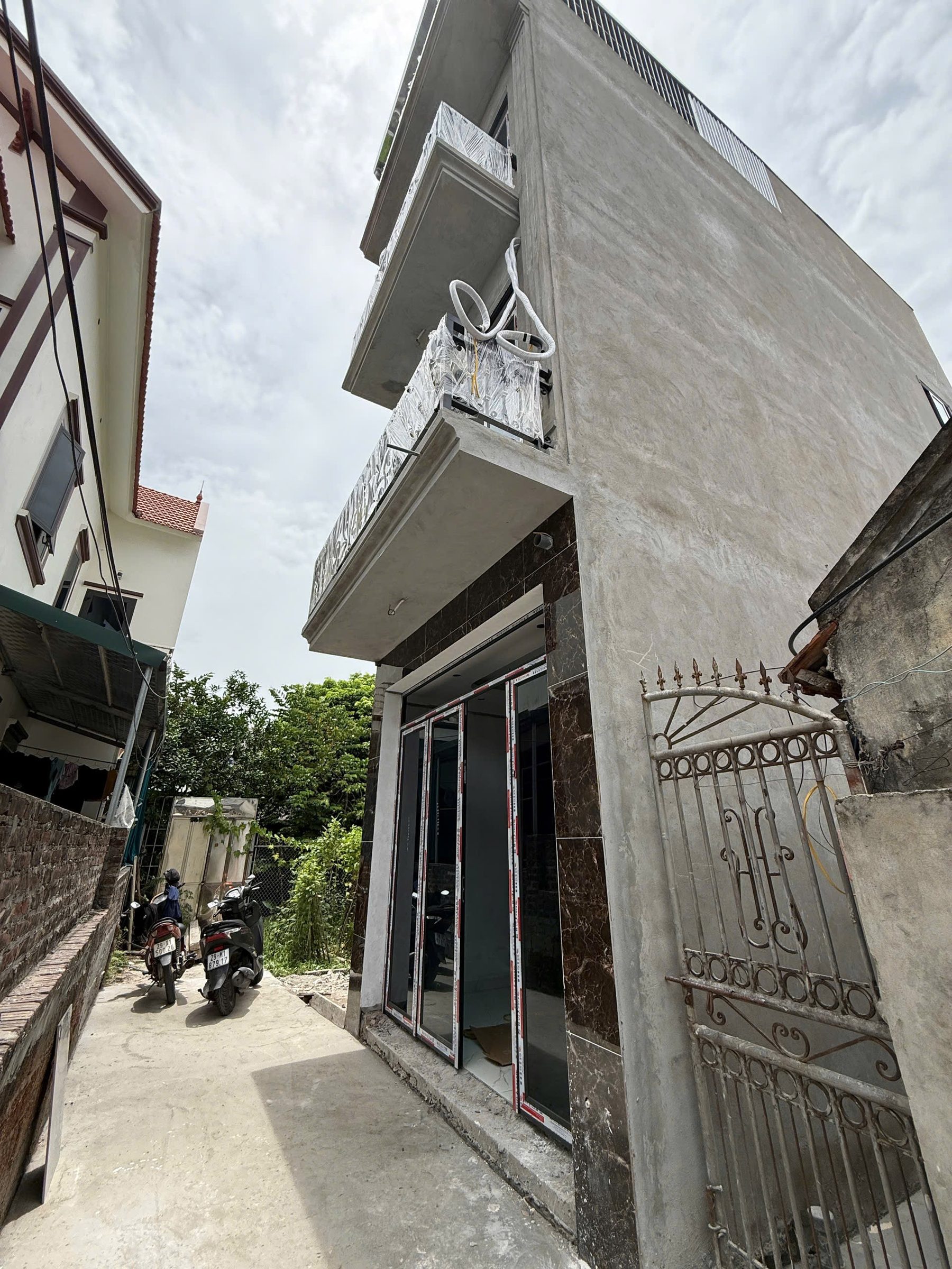 Chủ gửi bán nhà 4 tầng 4 ngủ 40m ở Bằng Sở Ninh Sở