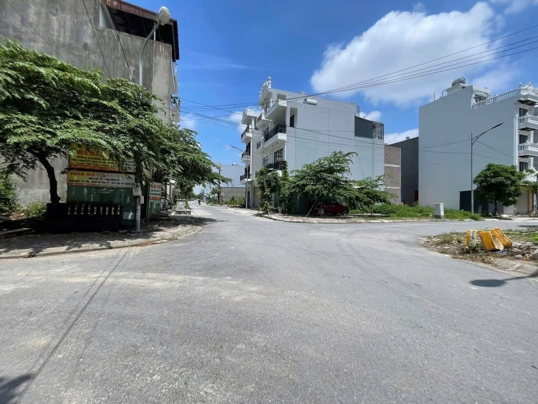 Bán gấp 101m² có sẵn 100m² thổ cư ngang 5m giá 4.75 tỷ tại Vai Réo Xã Phú Cát trung tâm Hoà Lạc