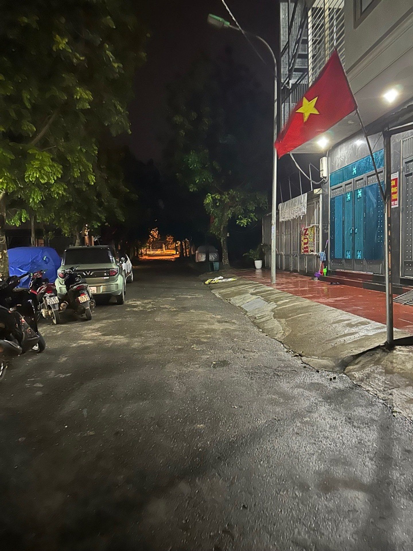 BÁN CHDV PHÚ CÁT - QUỐC OAI- Ô TÔ ĐỖ CỬA