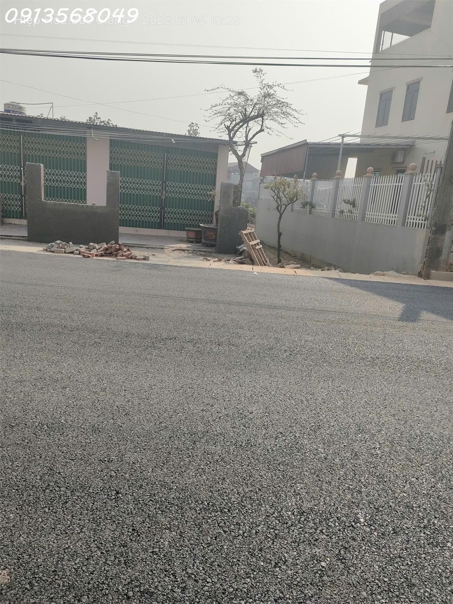 Hàng kín chưa lên sàn  mặt phố Nguyễn Văn Giáp 300m, 1.5 tầng, mặt tiền 10m, 2.7 tỷ Mỹ Đình.