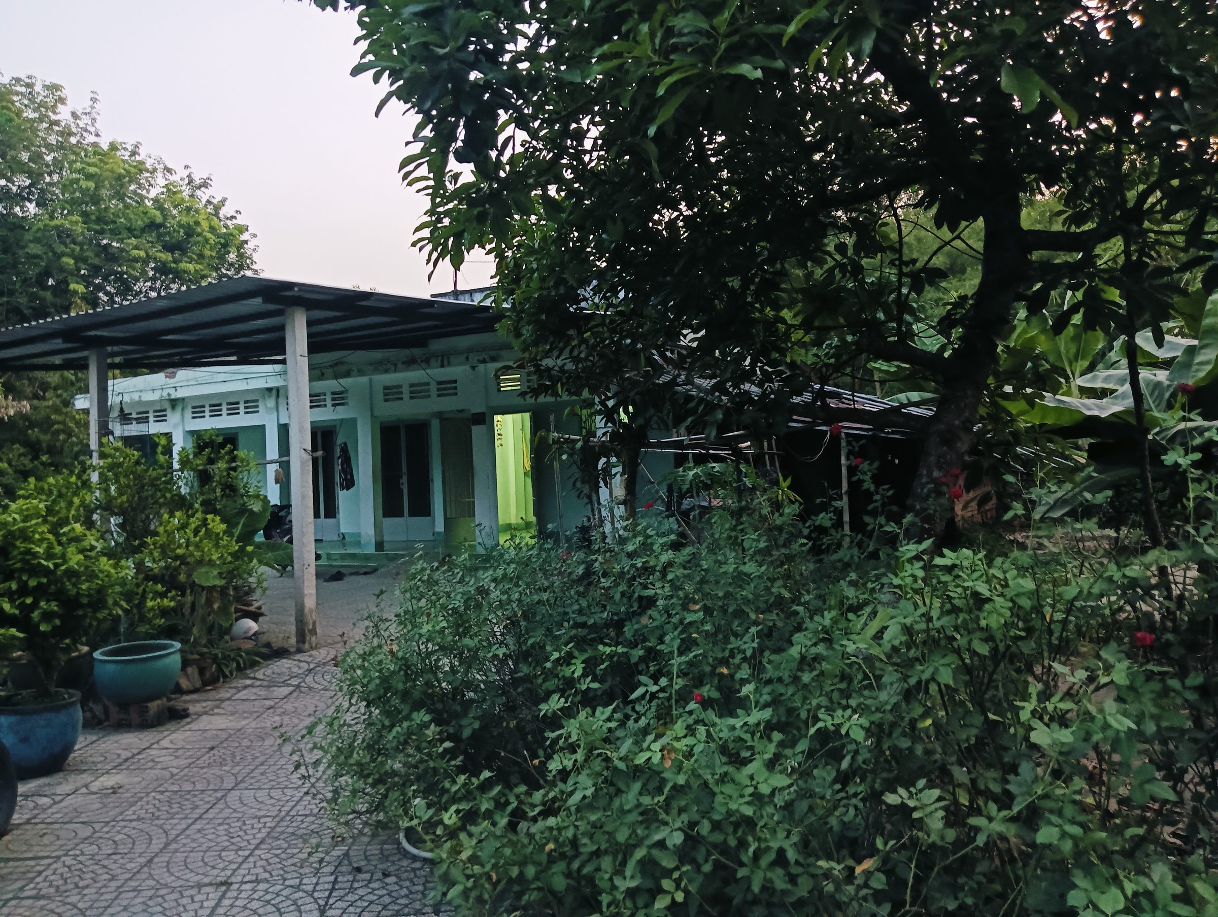 Bán nhà vườn Góc 2MT đường Bê tông sát đường Nguyễn Văn Khạ xã Phú Hòa Đông Củ Chi TPHCM, DT: 49x43m.