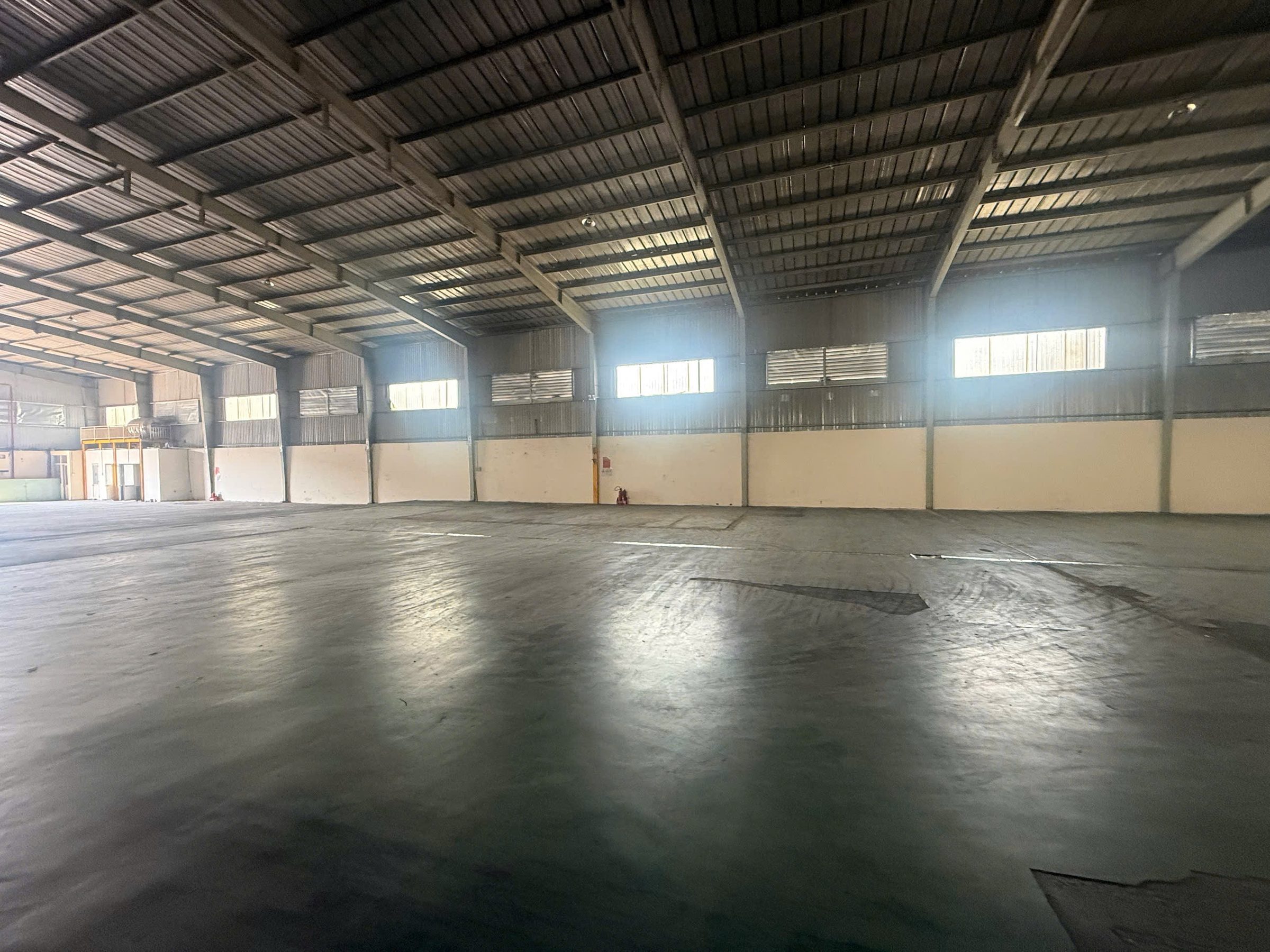 Cho thuê kho/xưởng 3004m2 mặt tiền đường xe container tại Bến Tre