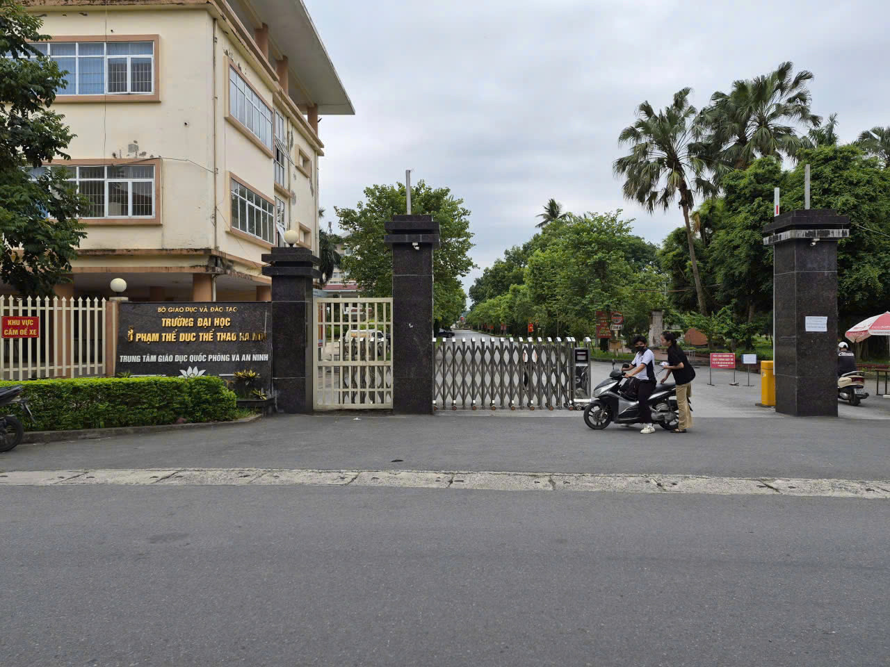 ĐẤT THỔ CƯ 60M NGÕ THÔNG Ô TÔ NGAY SÂN TRƯỜNG ĐHSP THÊ THAO PHƯỜNG CHƯƠNG MỸ TP HÀ NỘI.