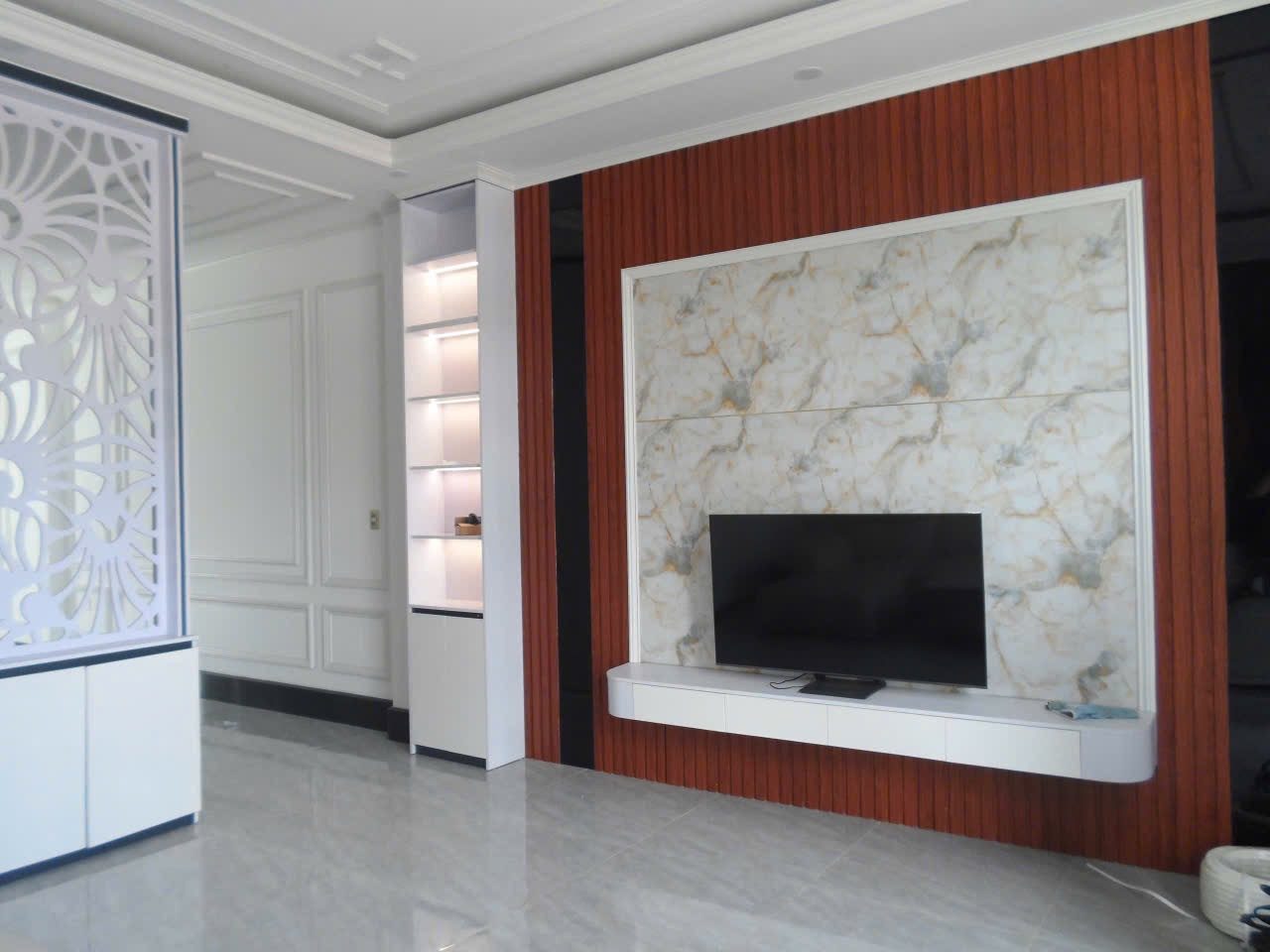 Nhà phố HCM 70m2 giá 1 tỷ 600 triệu, đường 12m sổ hồng riêng full thổ cư.