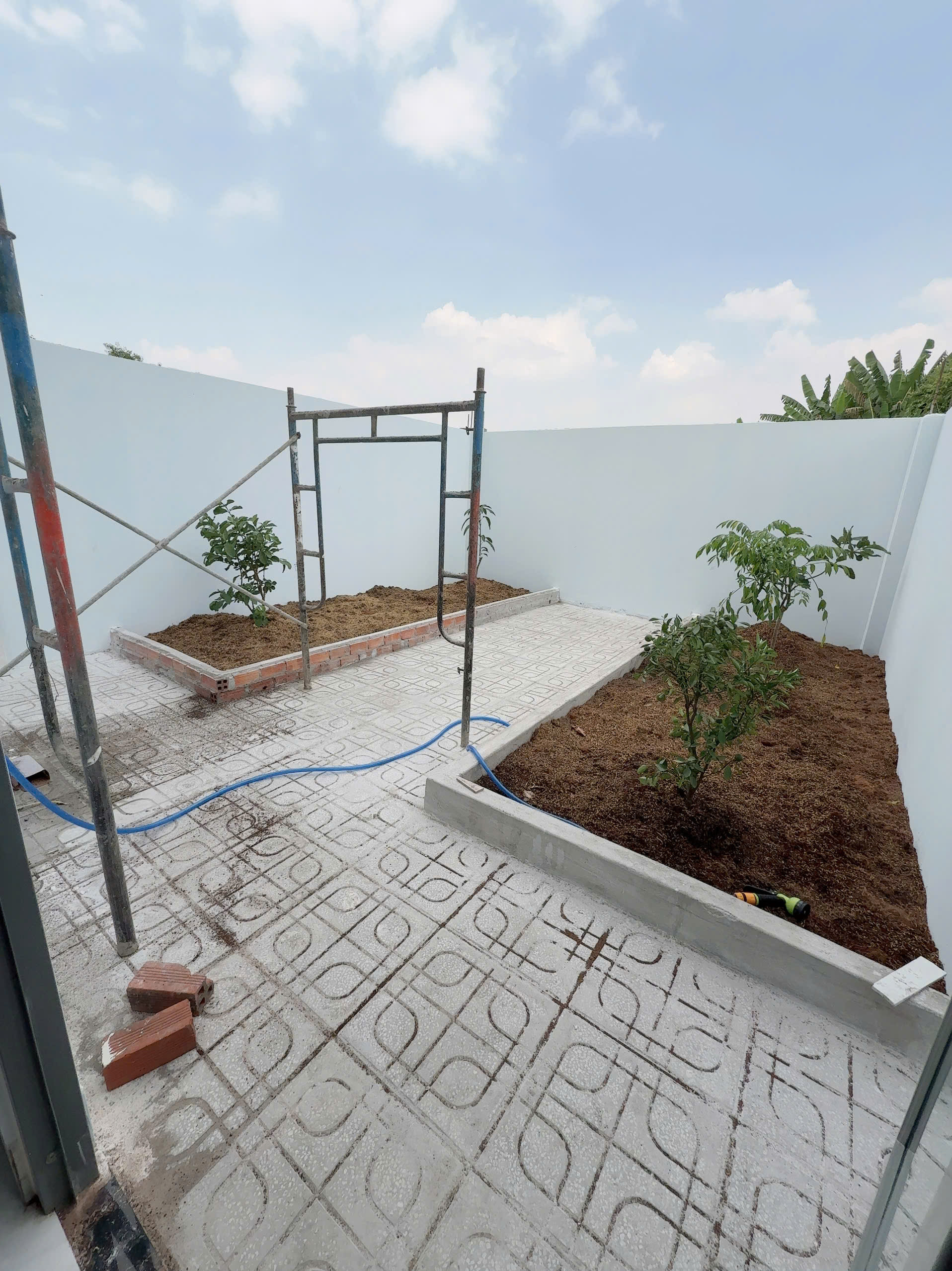 Bán nhà mới cây Phước Lợi, Bến lức dt 150m2 đã hoàn công có sân rộng trước sau ,1 lầu , 2pn,2wc giá 2,2 tỷ