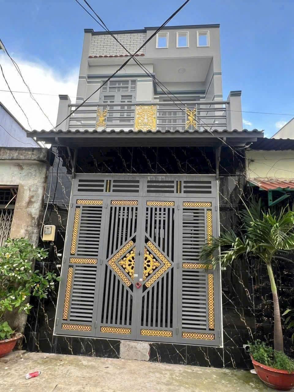 Bán gấp nhà Long An cho con đi du học