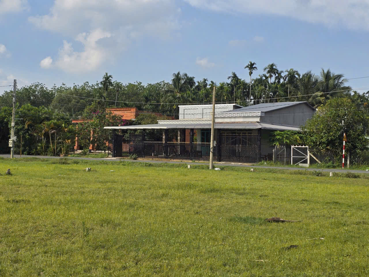 Còn 1 lô góc 2 mặt tiền đường nhựa 300m2 giá 1tỷ3