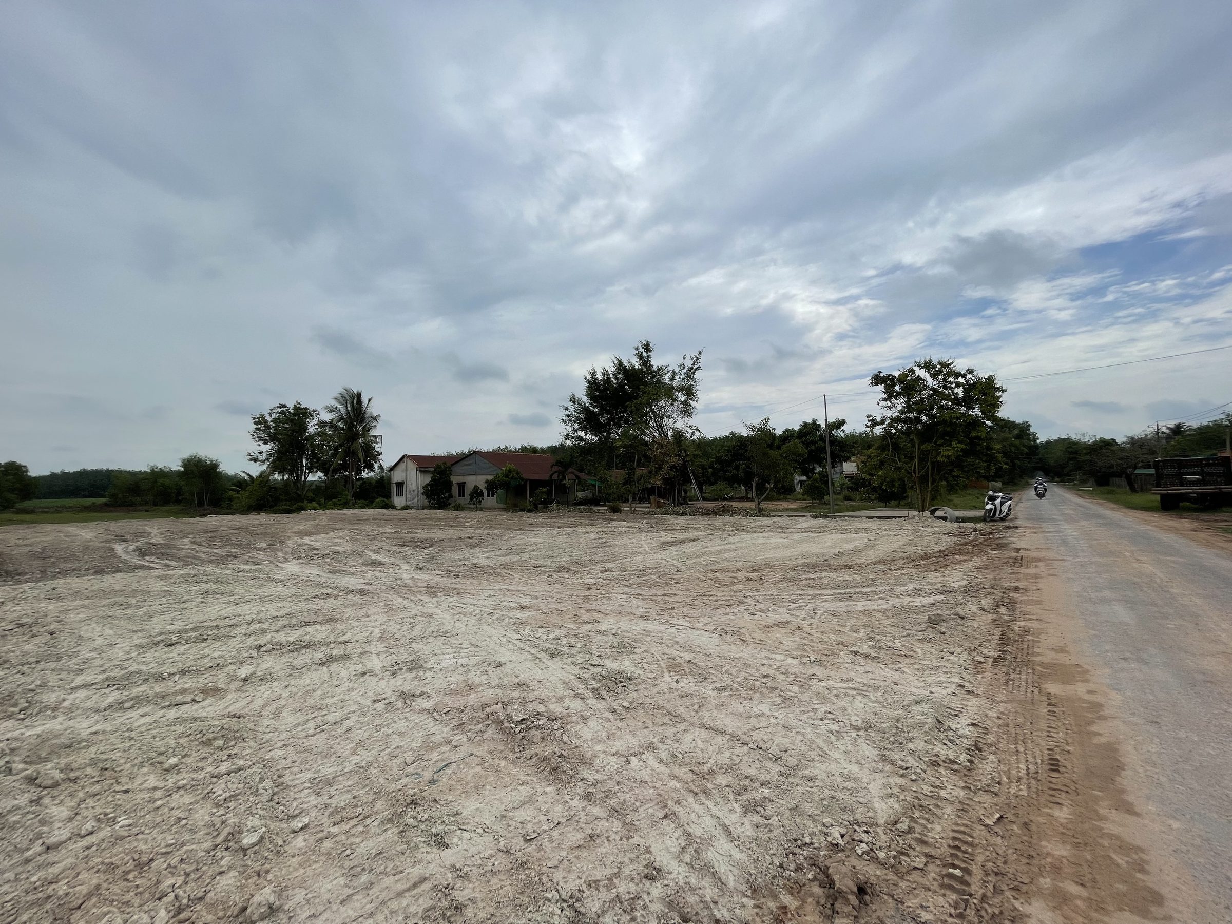 Bán đất 3100.9m² có sẵn 100m² thổ cư ngang 25m giá 3 tỷ tại Xã Phước Vinh