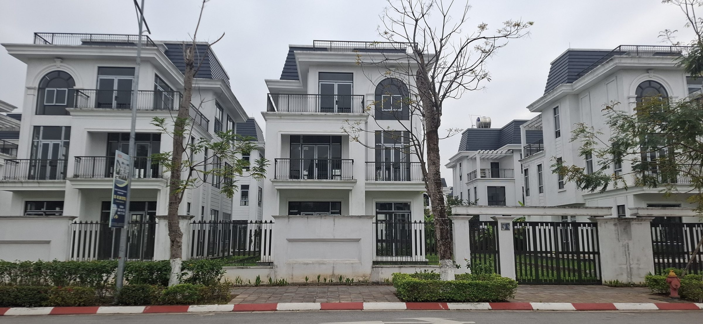 Bán nhà 375m² full thổ cư ngang 15m giá 33 tỷ tại Xã Quang Minh