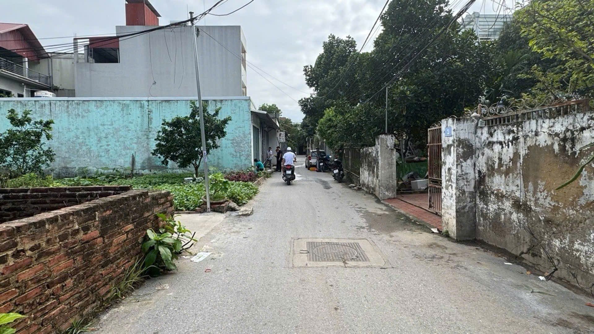 Cần bán 80m đất Chi Đông- Mê Linh, thế đất vuống vắn, nở hậu, sổ đỏ sẵn giao dịch