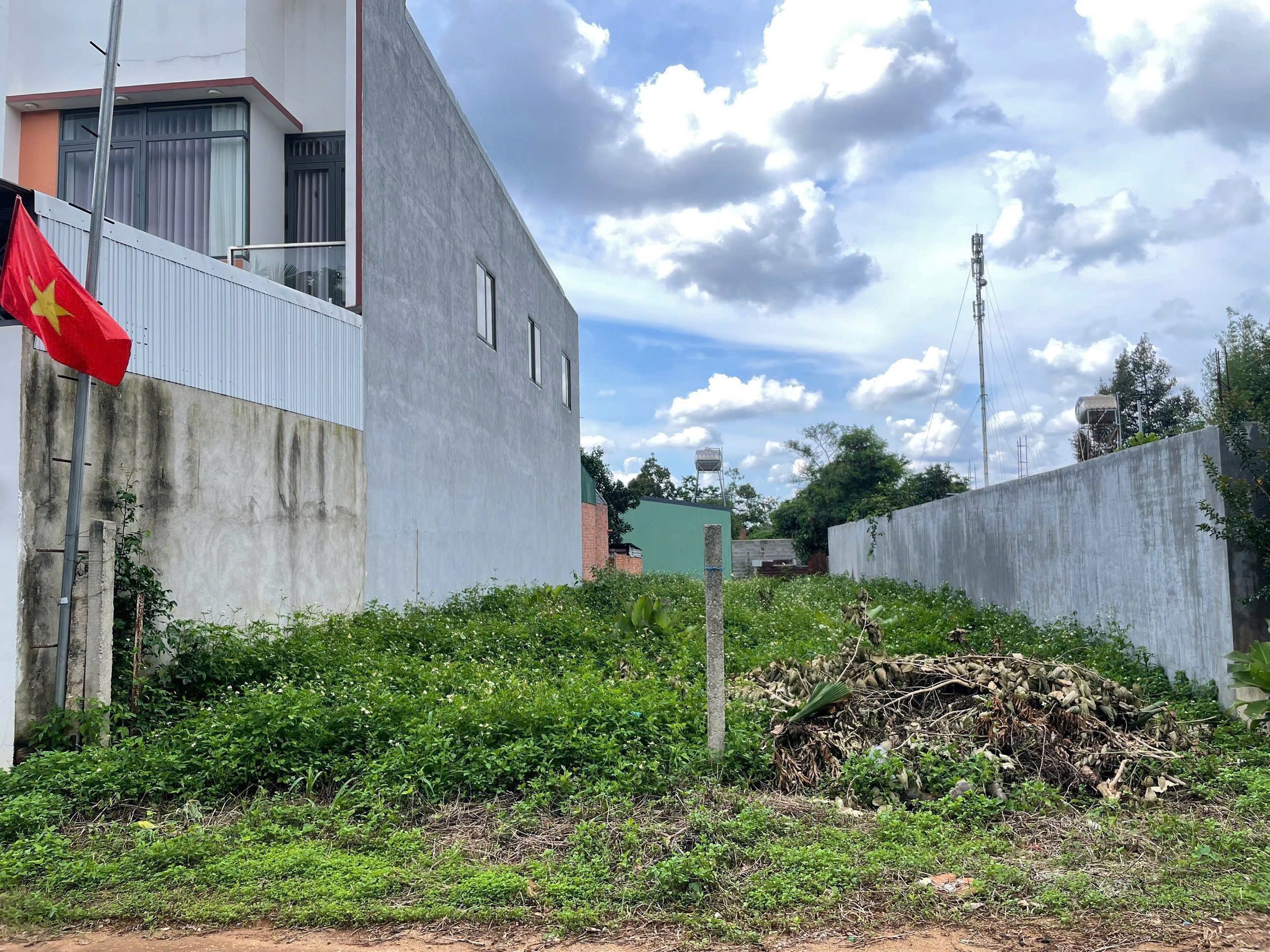 Bán đất 319m² có sẵn 90m² thổ cư ngang 8.0m giá 3 tỷ tại Xã cư suê