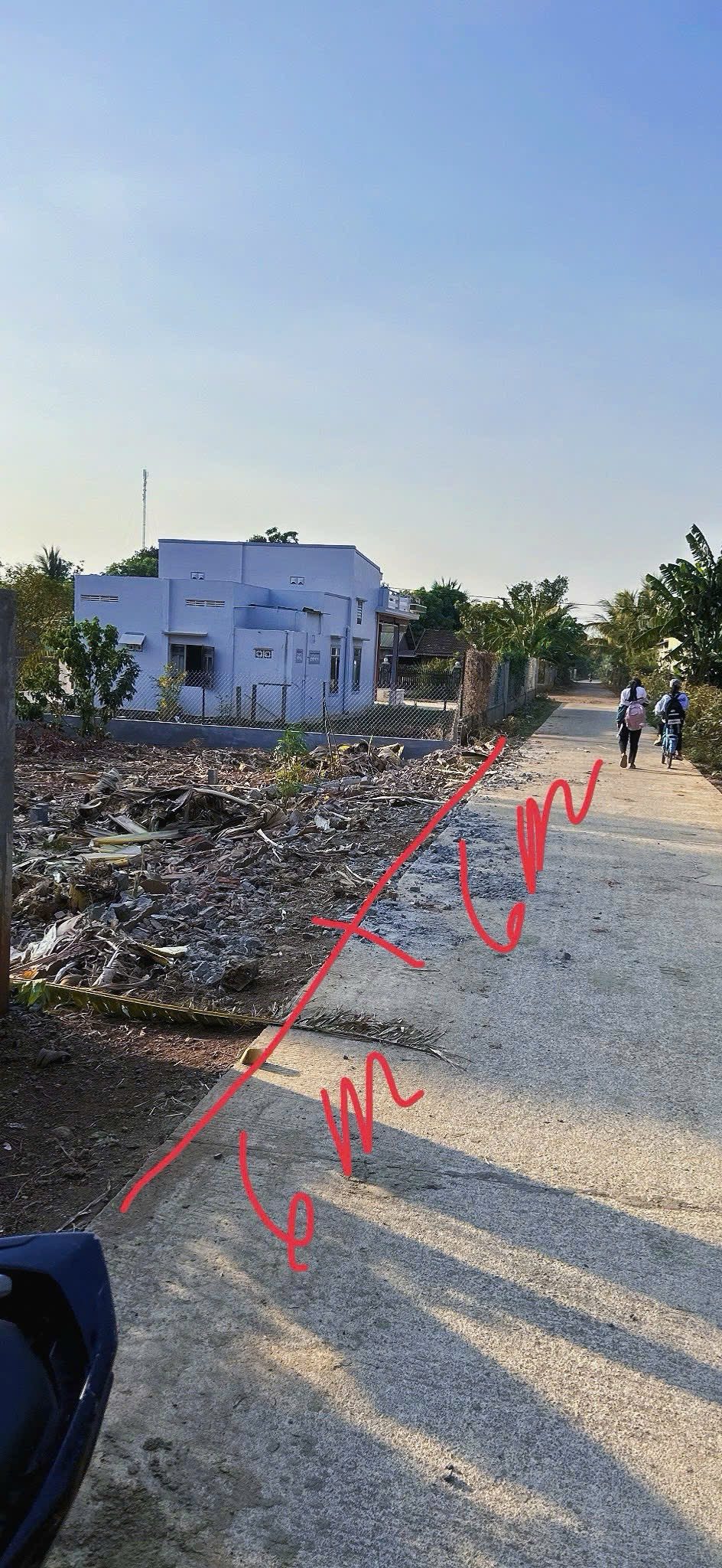 LÔ ĐẤT CÁCH KĐG 2 KM