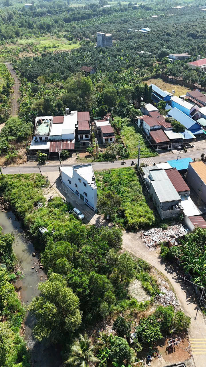 Đất đẹp giáp suối tại Sông Thao Trảng Bom Đồng Nai ( nay là Bàu Hàm Đồng Nai)
