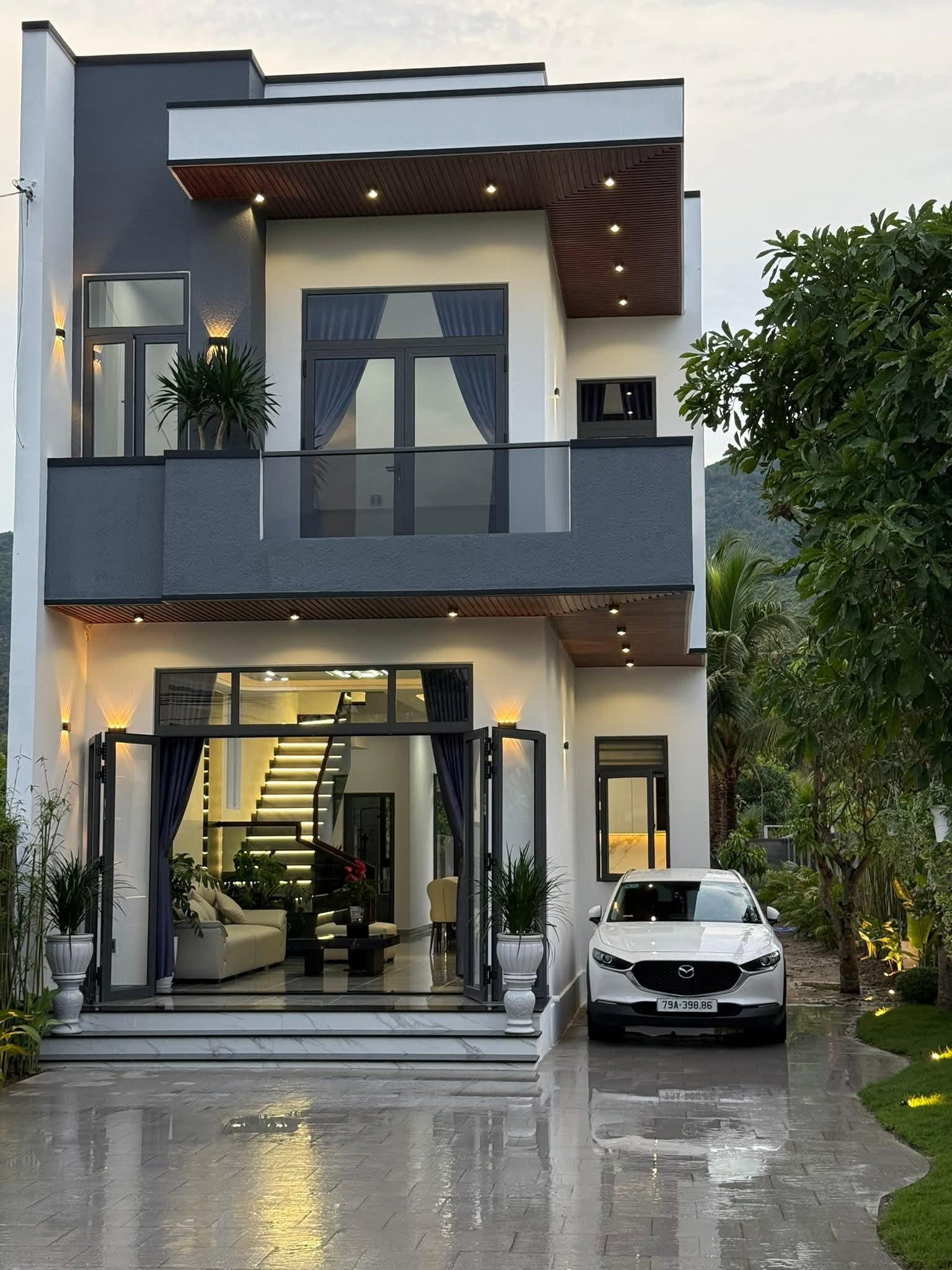 Căn Biệt thự hạng LUXURY 570m2 toạ lạc tại trung tâm xã Suối Hiệp (CẠNH TRỤ SỞ CÔNG AN XÃ)
 • Diện tích đất: 570m2 CÓ 260M2 ĐẤT Ở