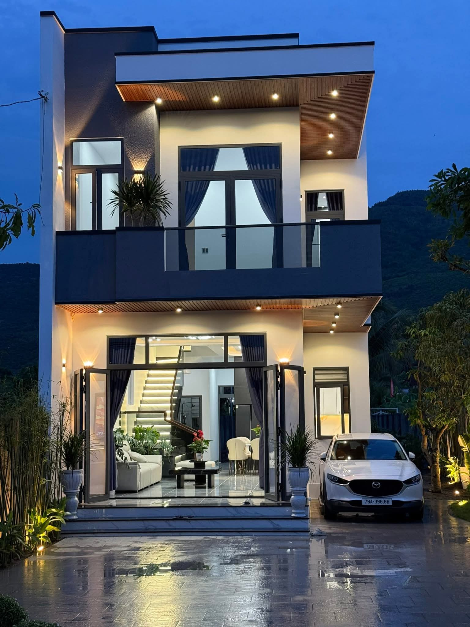 Căn Biệt thự hạng LUXURY 570m2 toạ lạc tại trung tâm xã Suối Hiệp (CẠNH TRỤ SỞ CÔNG AN XÃ)
 • Diện tích đất: 570m2 CÓ 260M2 ĐẤT Ở