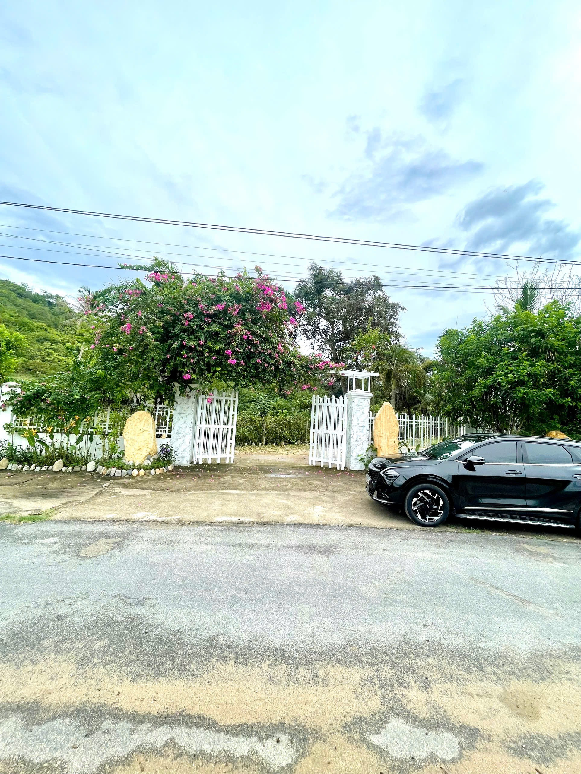 🌈BÁN NHANH LÔ ĐẤT VƯỜN SUỐI TIÊN Nay là Suối Hiệp -Diên Khánh- Khánh Hoà 
-Diện Tích : 1364,9m Ngang 20m Nở hậu
-Đối diện khu du lịch suối tiên và khu dân cư hiện hữu
-Đường rộng 12m thông đi các hướng