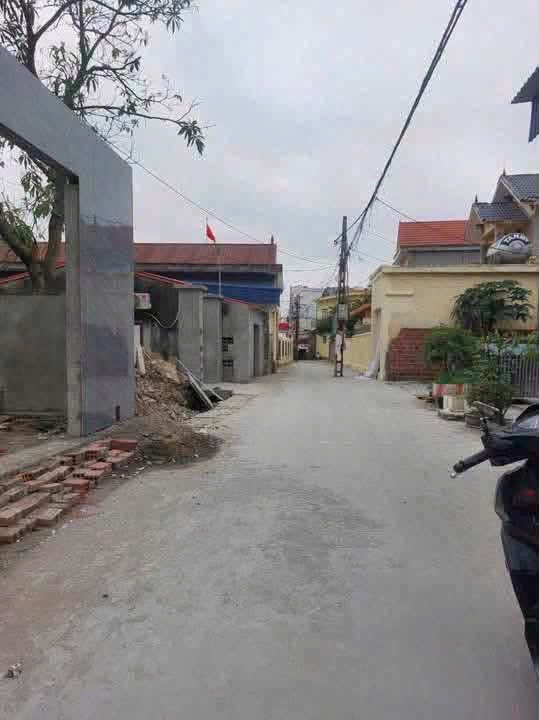 2 Lô đất đẹp ngay gần chợ .Tam Hưng. Thủy Nguyên hp .l/h:076.231.9990 e Thúy 
Vitri bốn bề tiện ích.. Ngay chợ trường học.. 
Đi khu công nghiệp visip tầm hơn 10phút 
Giá 7xxtr
Diện tích 62m2,64m2
Hướng Tây Bắc