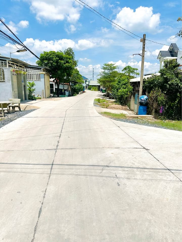 Đất thổ cư nằm ngay thị trấn Củ Chi nay Xã Tân An Hội, DT 145m2 giá bán 1tỷ400 hết đất