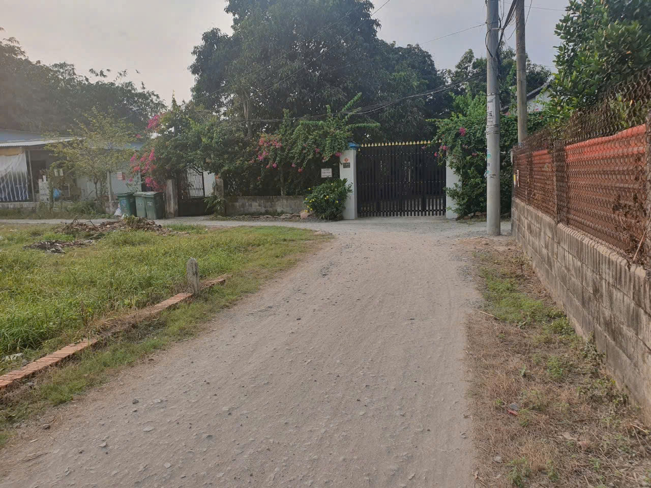 Bán gấp lô góc 2 MT ở xã Tân An Hội , Củ Chi ( gần KCN Tây Bắc ) 156m2 ngang 7m - Sổ hồng riêng - giá 1 tỉ 150 triệu