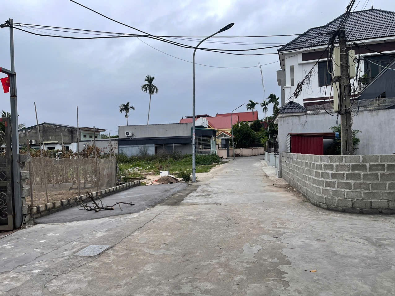06.2026. bán 92m2 . mặt đường thôn Tân Dân. giá chỉ 1,32 tỷ. liên hệ 0362558882