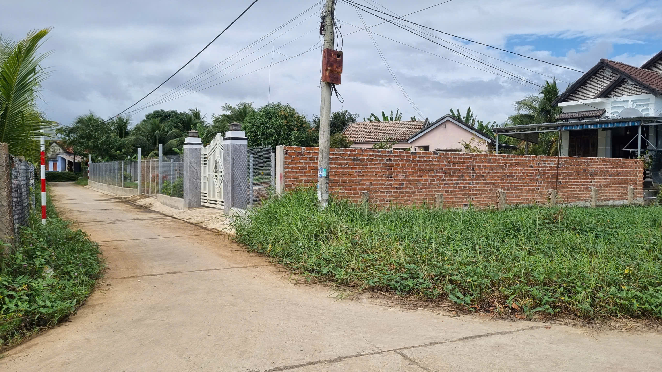 0938113403 Bán đất 110m² ngang 12.5m giá 640 triệu Xã Tân Định Z220