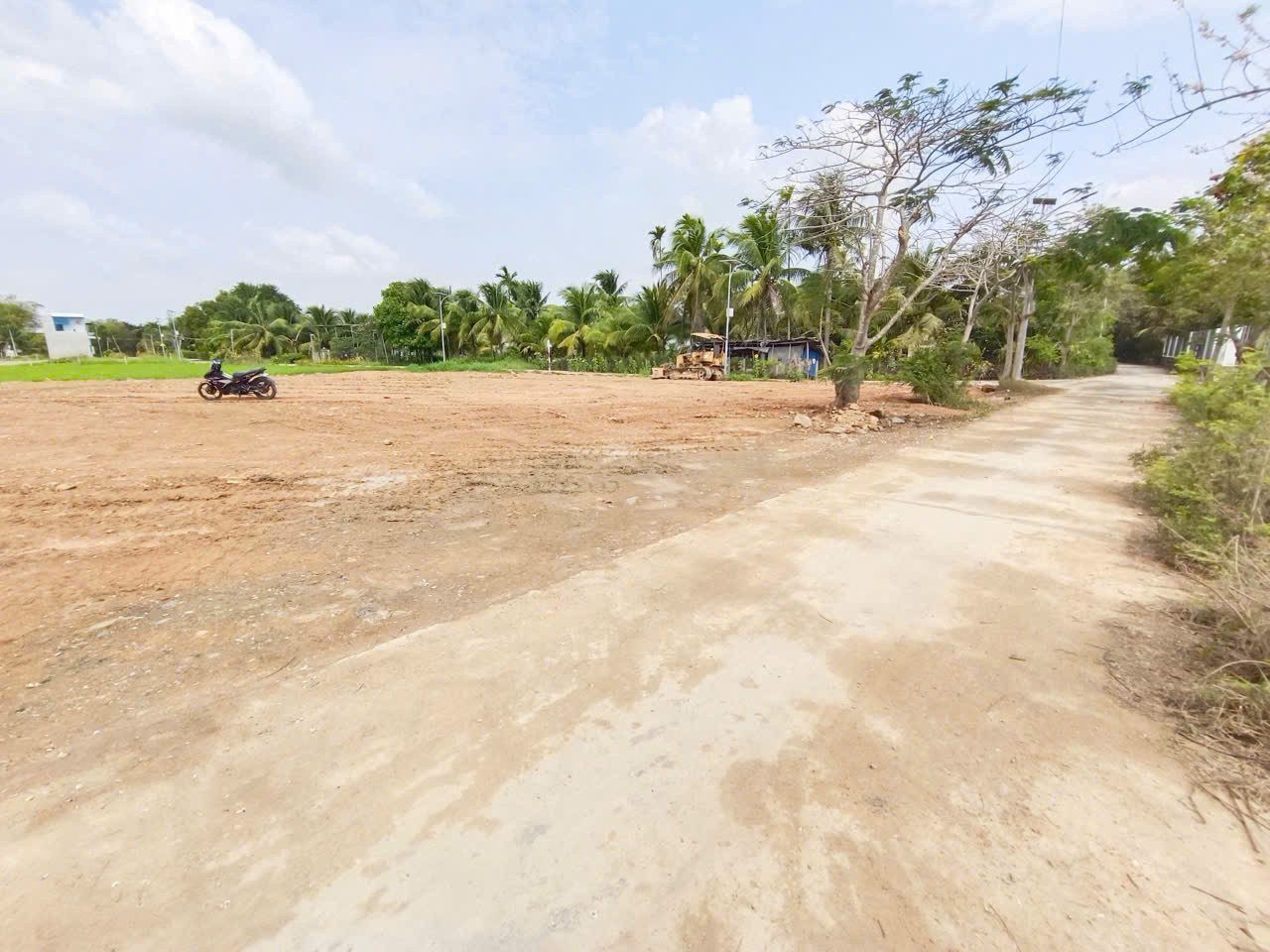 0938113403 Bán đất 104m² full thổ cư ngang 5m giá 660 triệu tại Xã Tân Định Z370