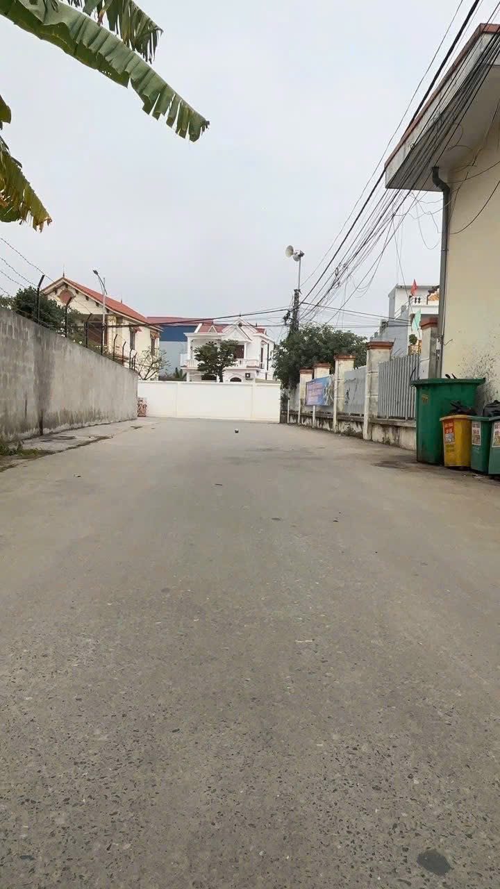 💥💥💥 Chính chủ chào bán lô đất tại Thôn 7 Tân Dương - Thuỷ Nguyên .l/h:076.231.9990 e Thúy 

✅ Vị trí trung tâm thủy nguyên , ngay cạnh nhà văn hóa thôn 7 …

🚘🚘 Đường to rộng hai oto tránh nhau , thông các ngả …

✅ Bán kính 500m đầy đủ tiện ích trườn