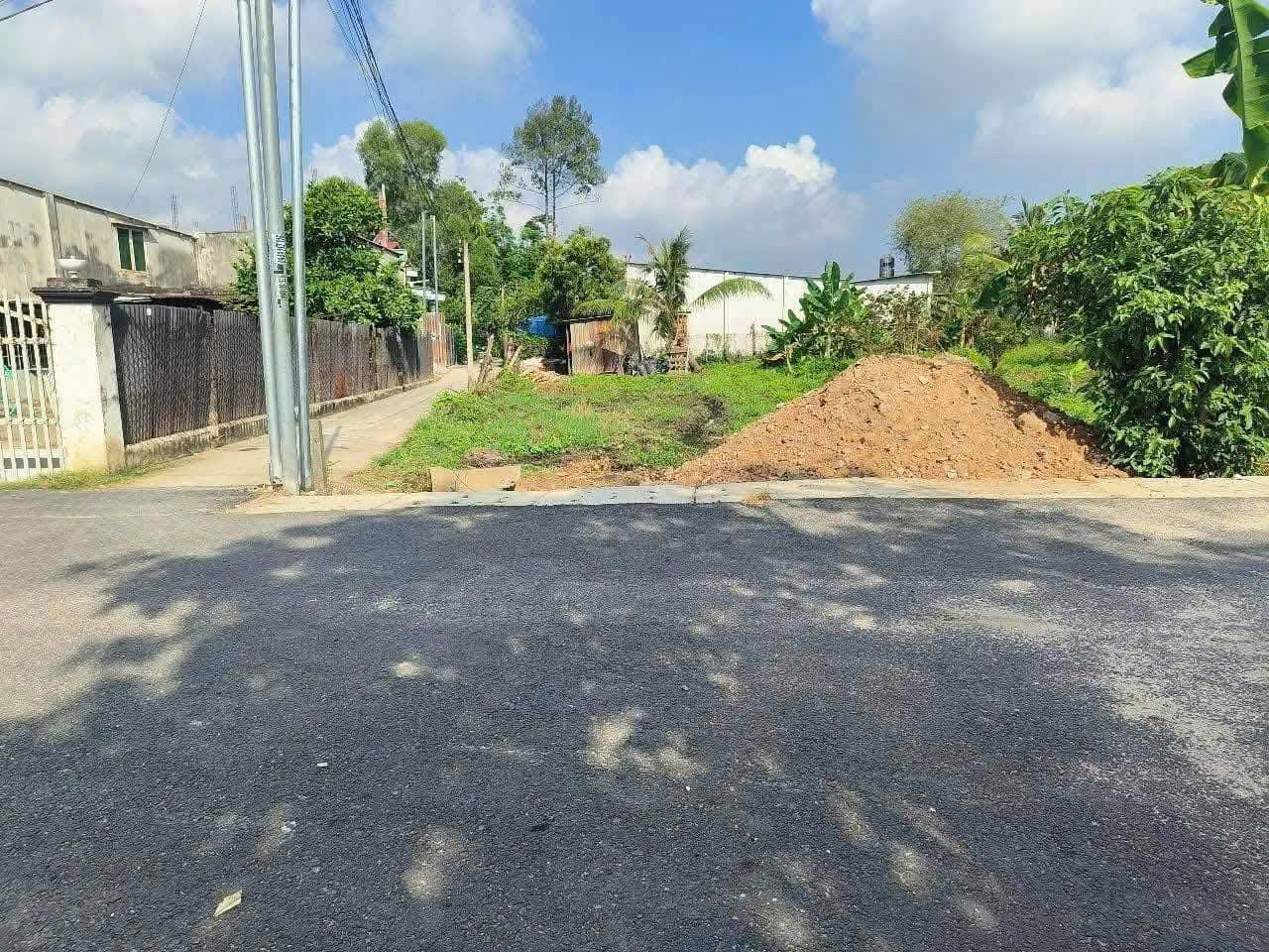 Ngộp bank cần bán đất ngay Chợ Tân Hiệp, 181m2+100m2 thổ cư giá 390tr bao sổ